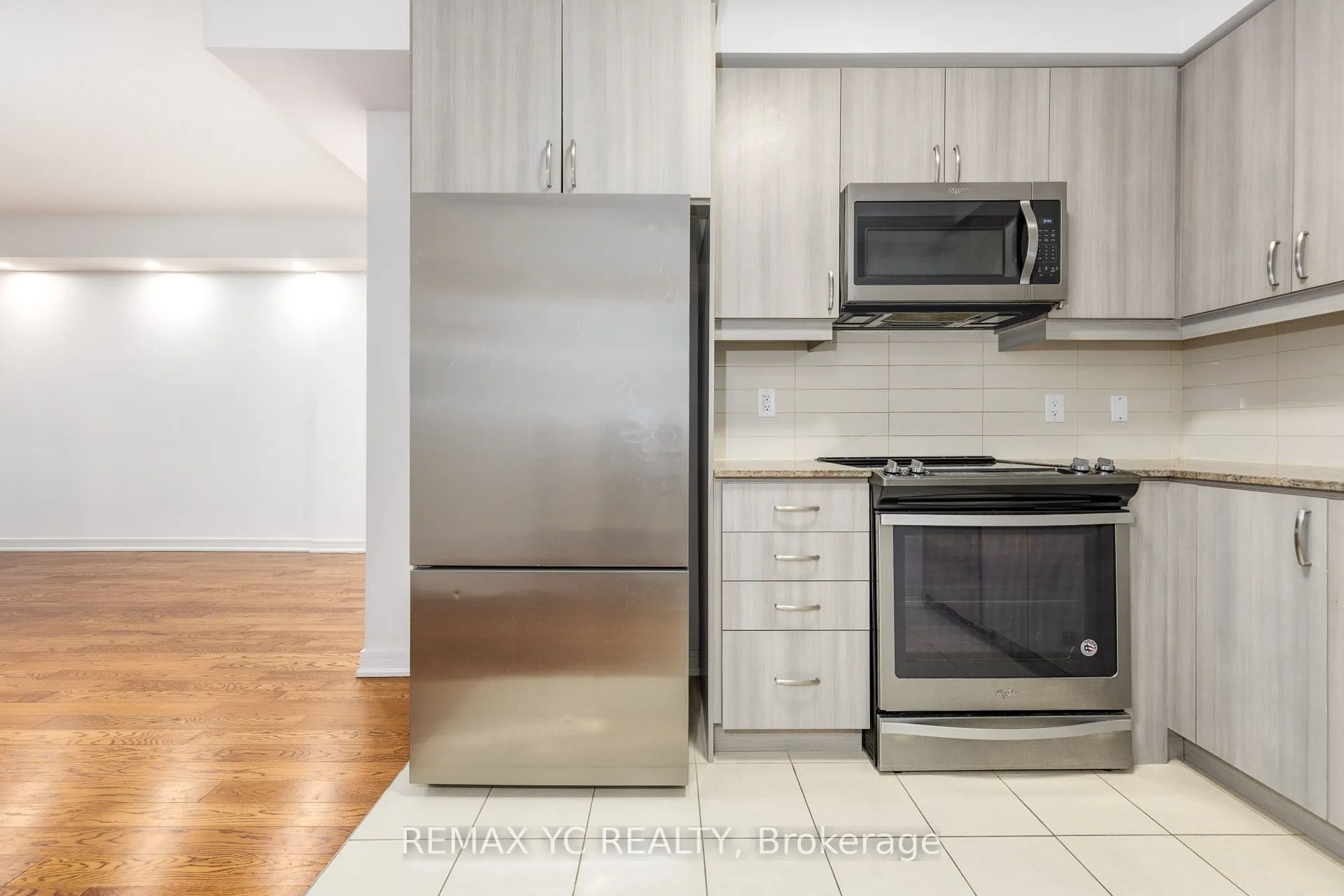 9191 Yonge Street #201