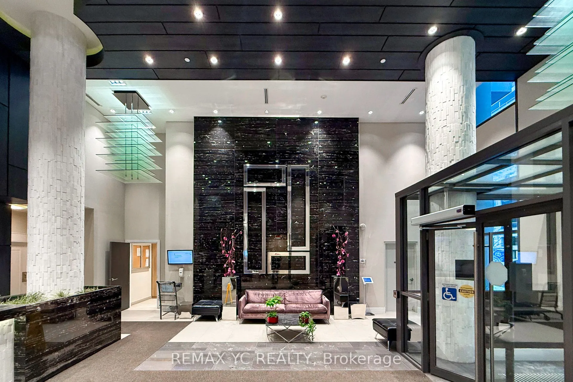 9191 Yonge Street #201