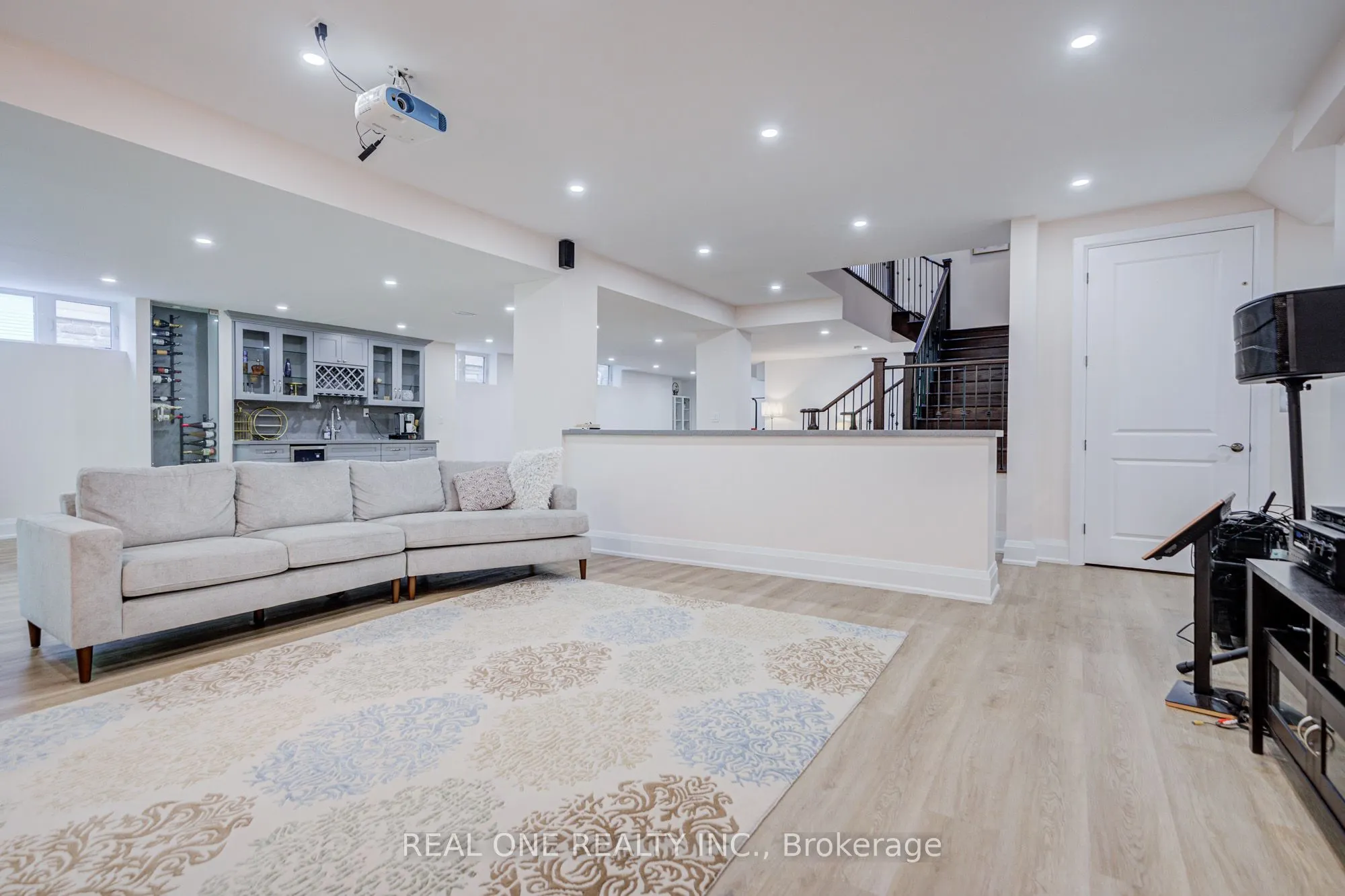 421 Flamingo Road