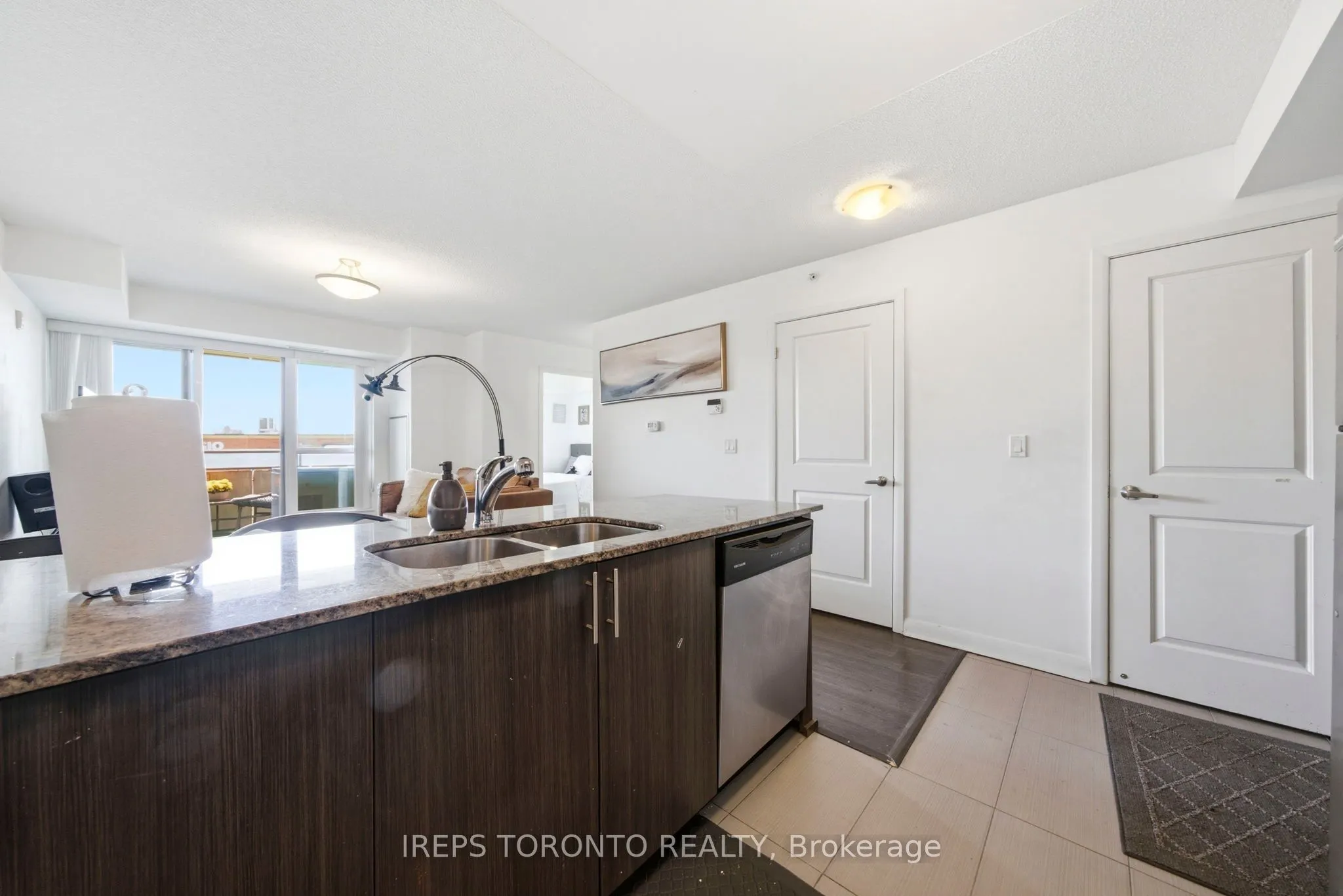 75 Norman Bethune Avenue #209