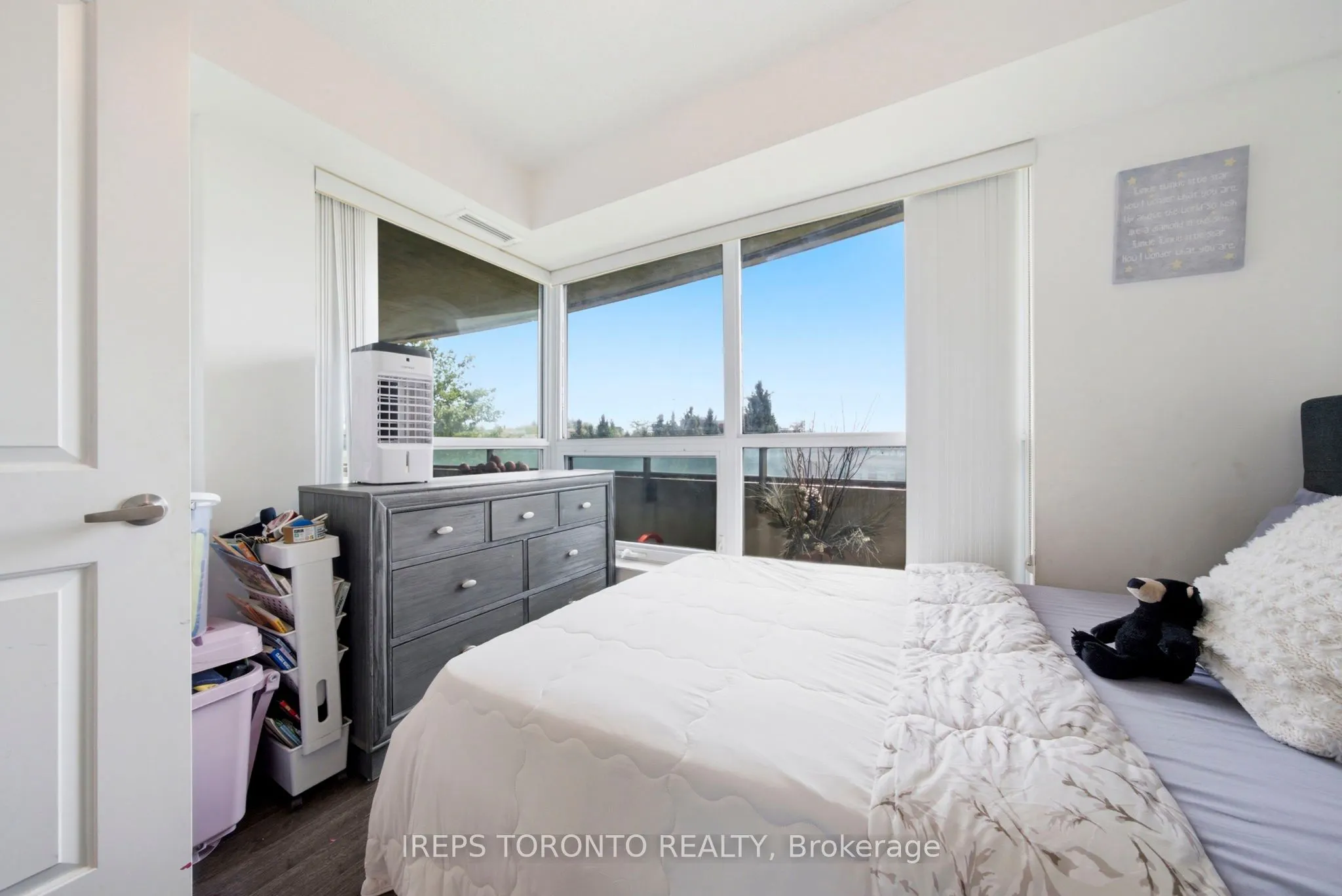 75 Norman Bethune Avenue #209