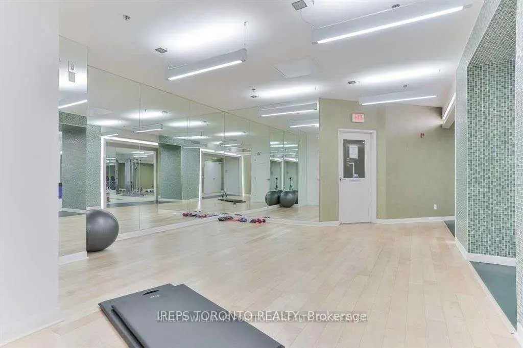 75 Norman Bethune Avenue #209