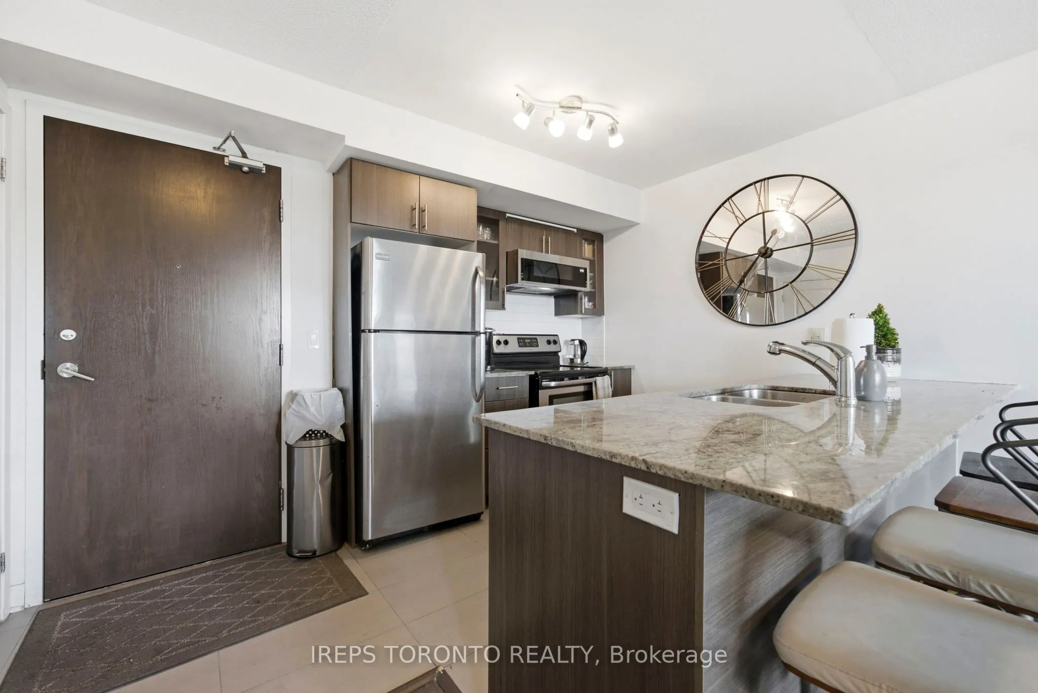 75 Norman Bethune Avenue #209