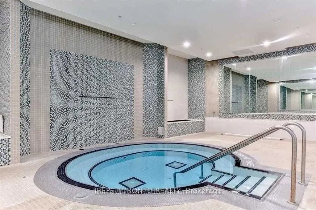75 Norman Bethune Avenue #209