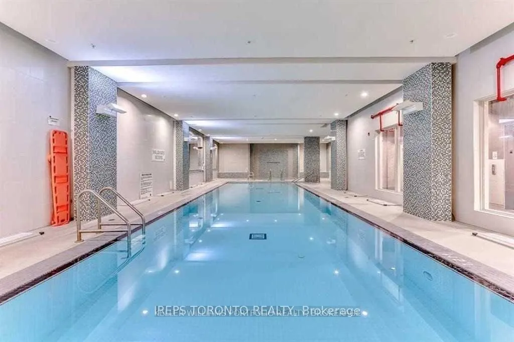 75 Norman Bethune Avenue #209