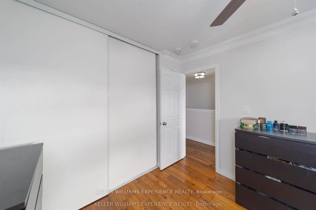 6 Weaver Terrace