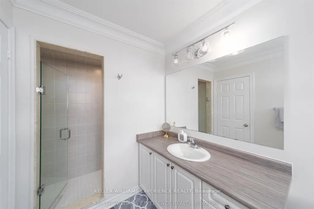 6 Weaver Terrace