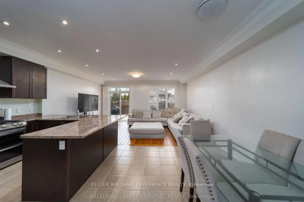 6 Weaver Terrace