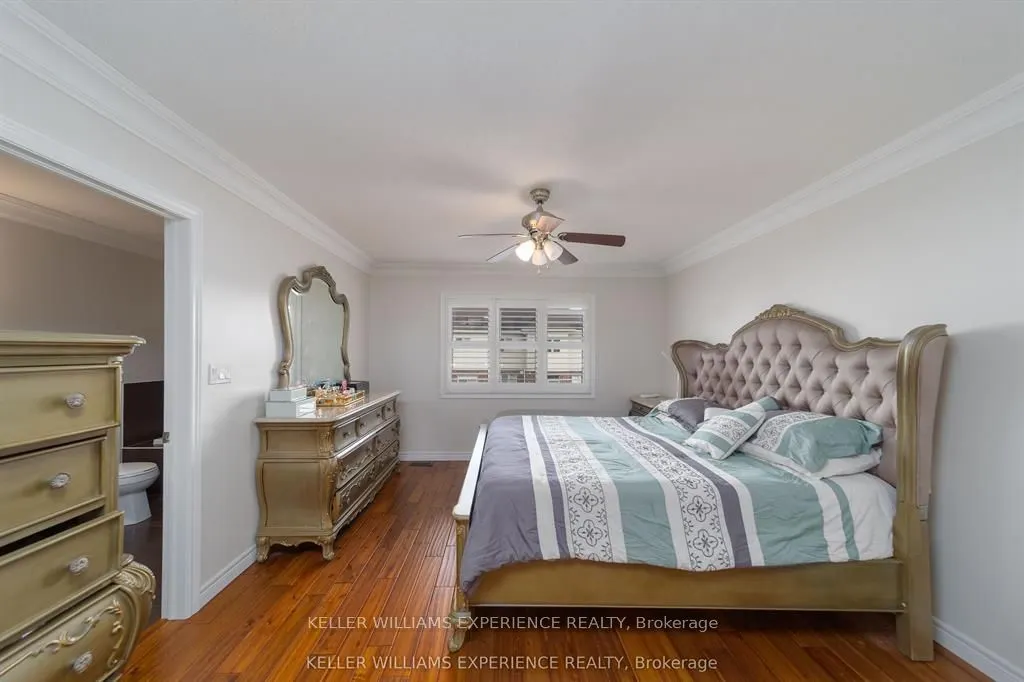 6 Weaver Terrace