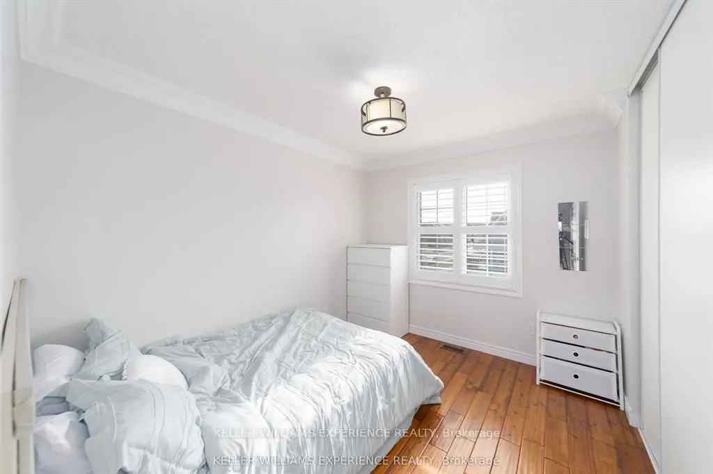 6 Weaver Terrace