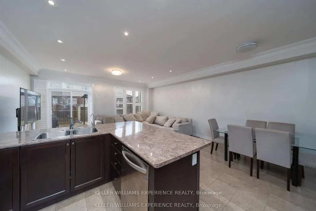 6 Weaver Terrace