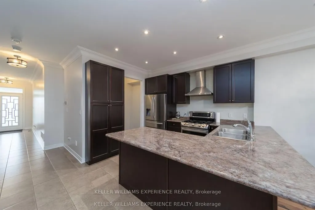 6 Weaver Terrace