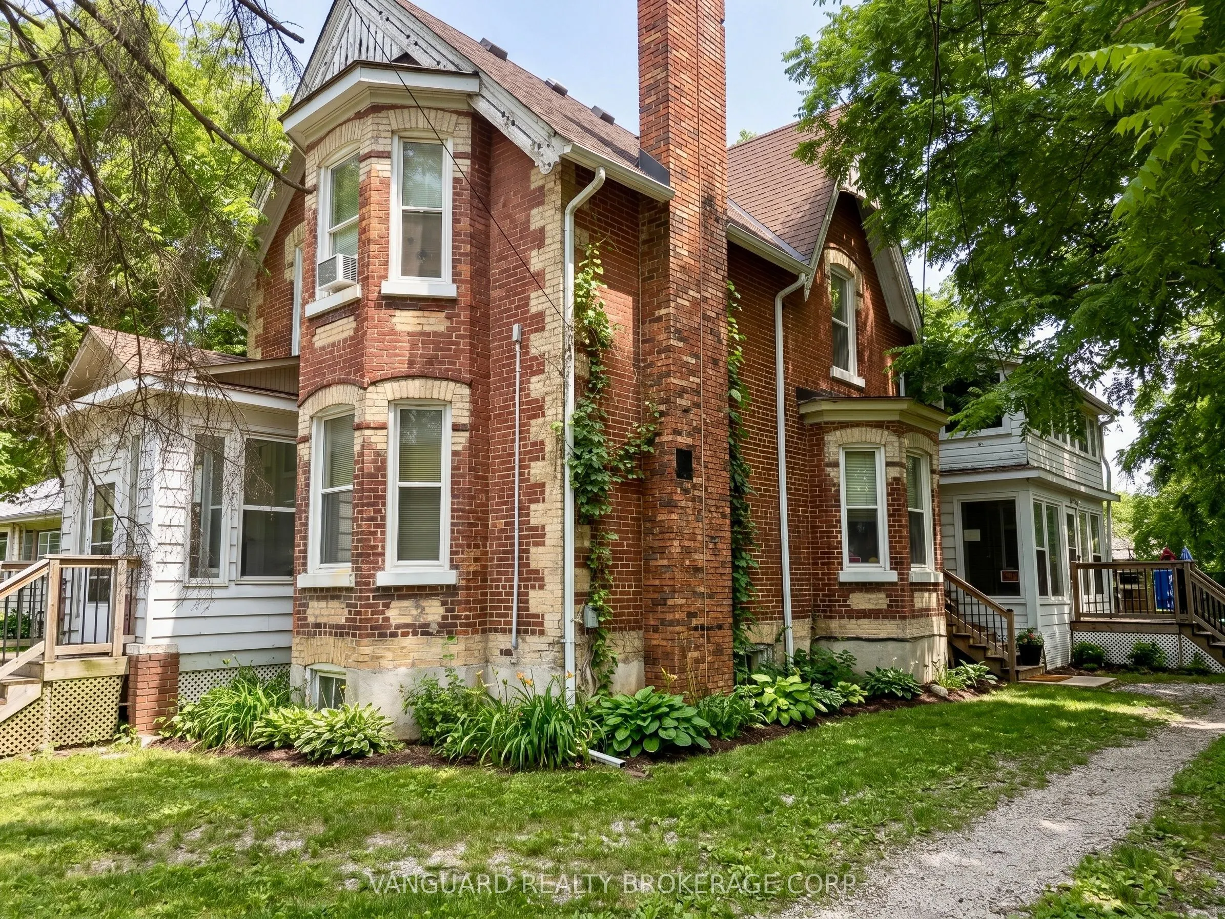 76 Wellington Street