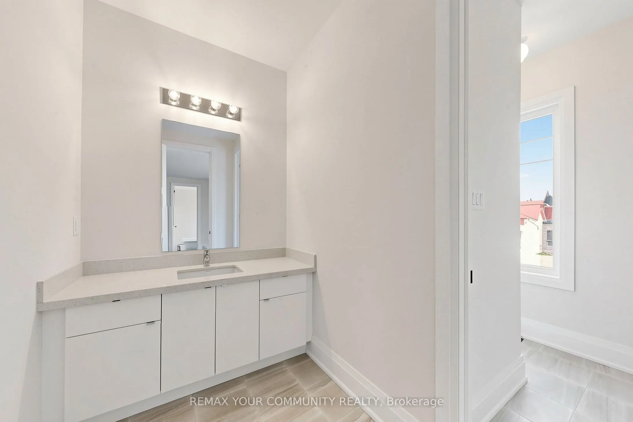 33 Lorrain Hand Crescent