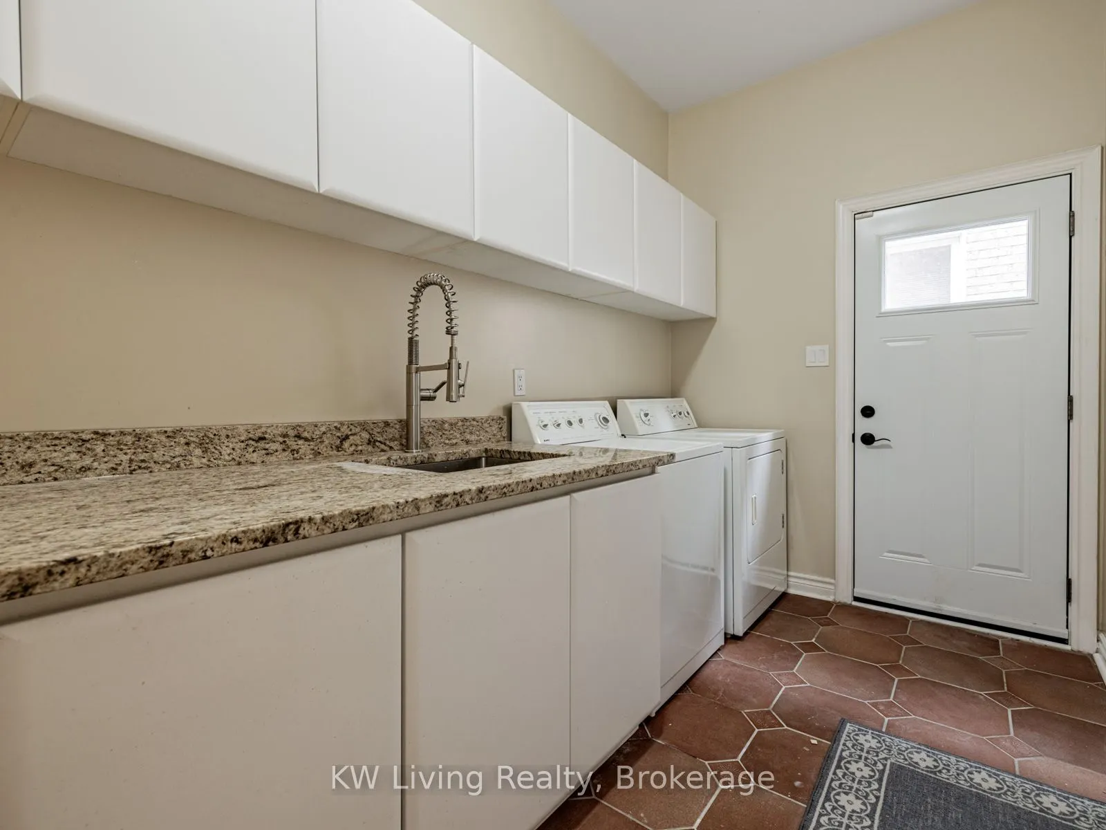 959 Lockwood Circle