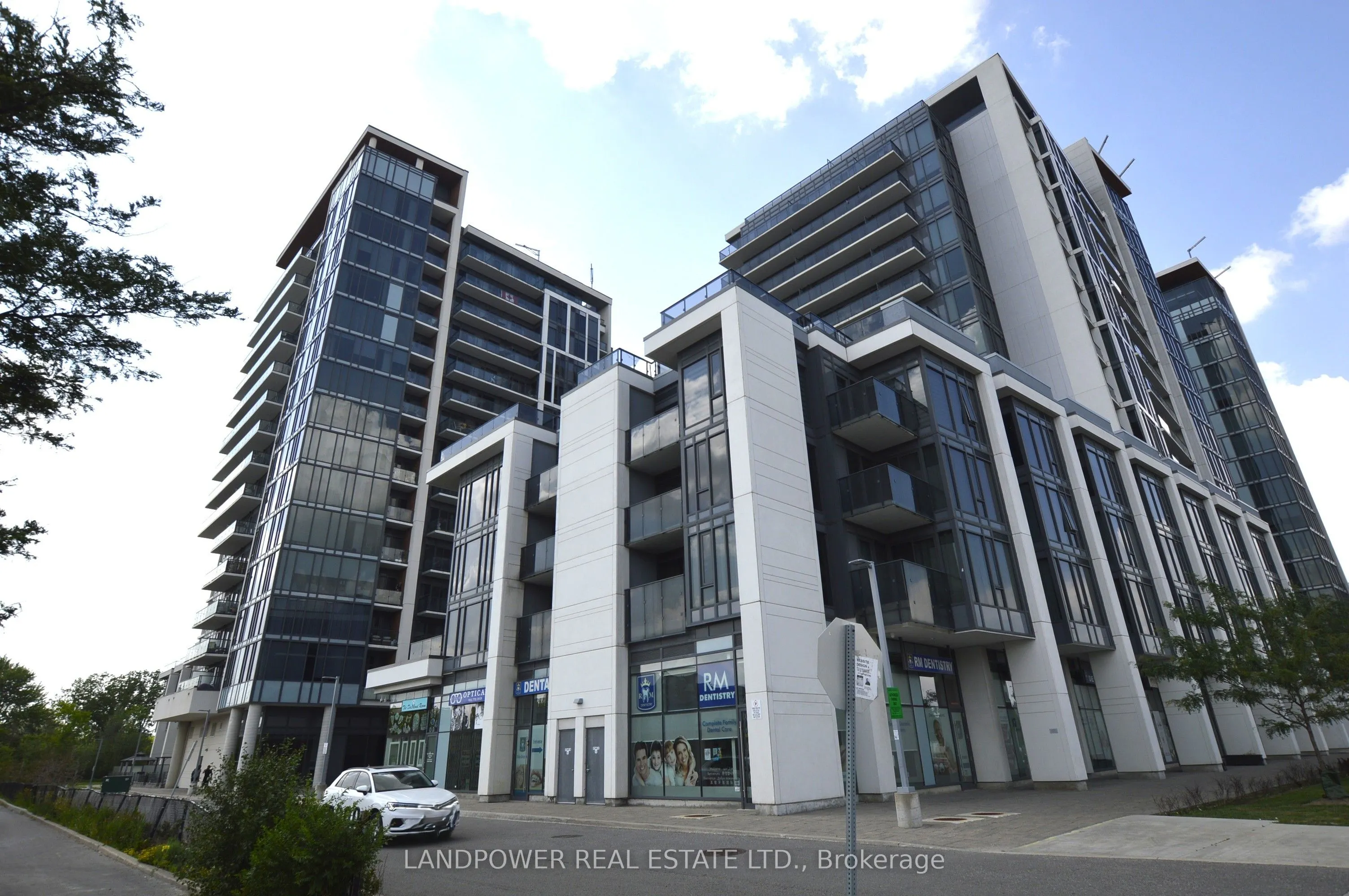 9618 Yonge Street #220