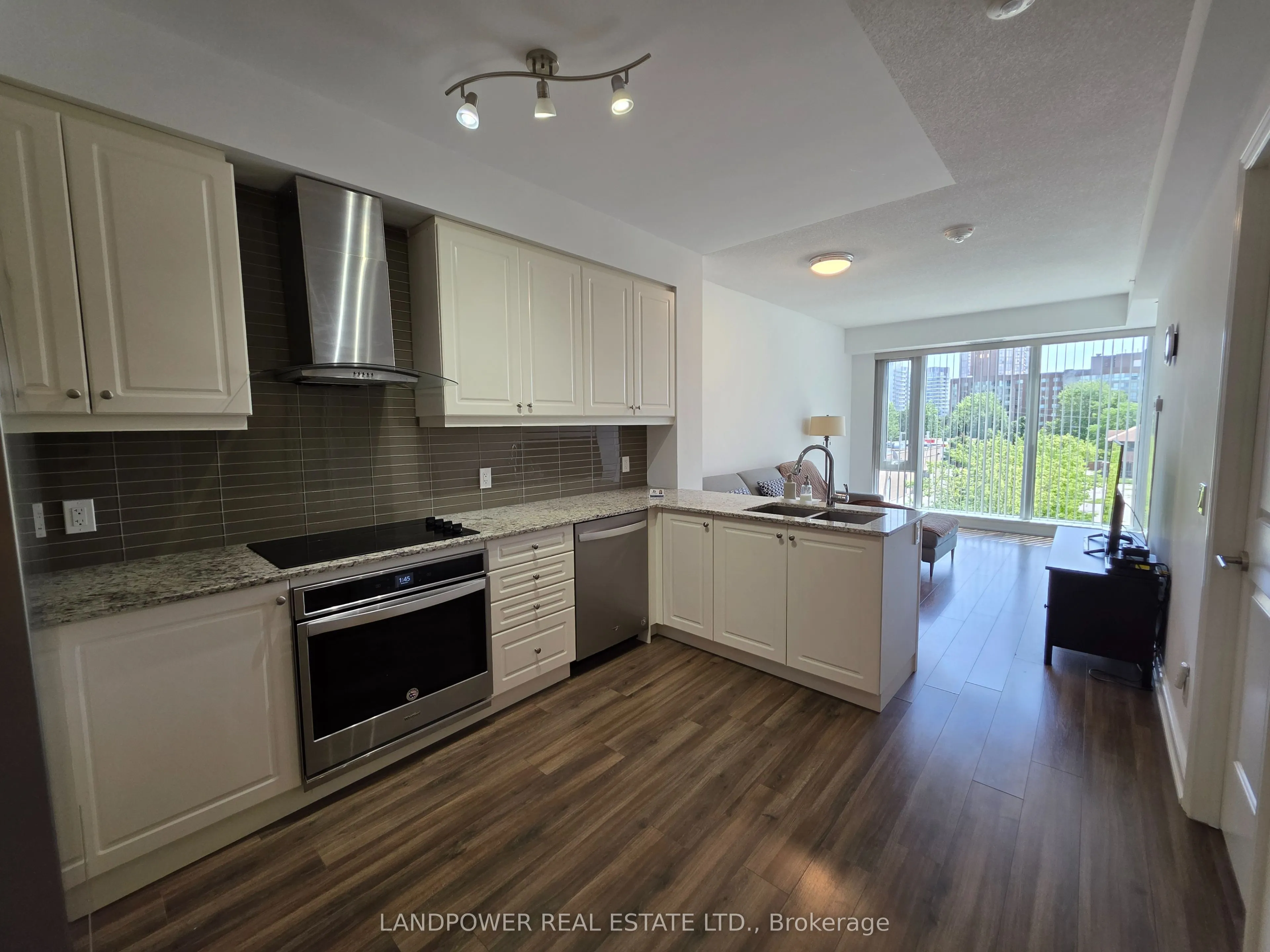 9618 Yonge Street #220