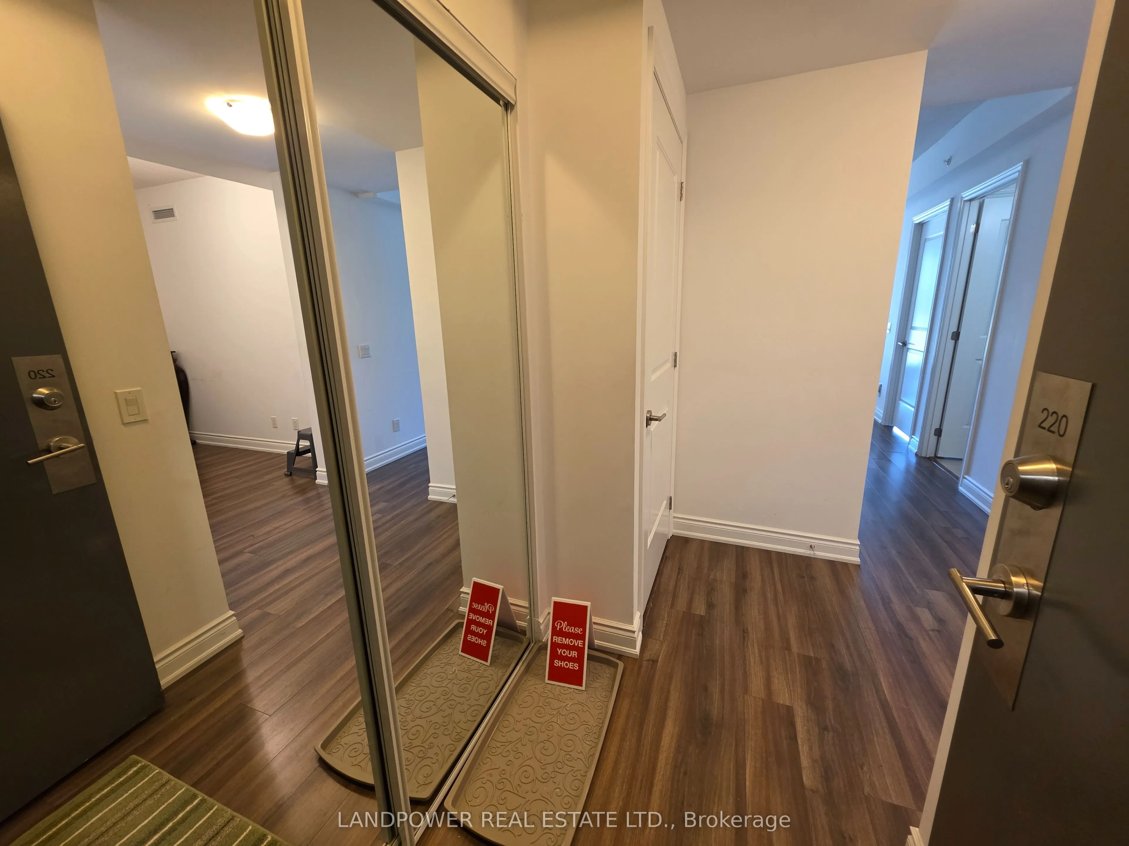 9618 Yonge Street #220