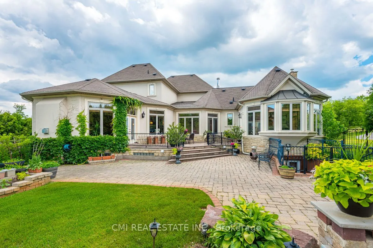 776 Woodland Acres Crescent