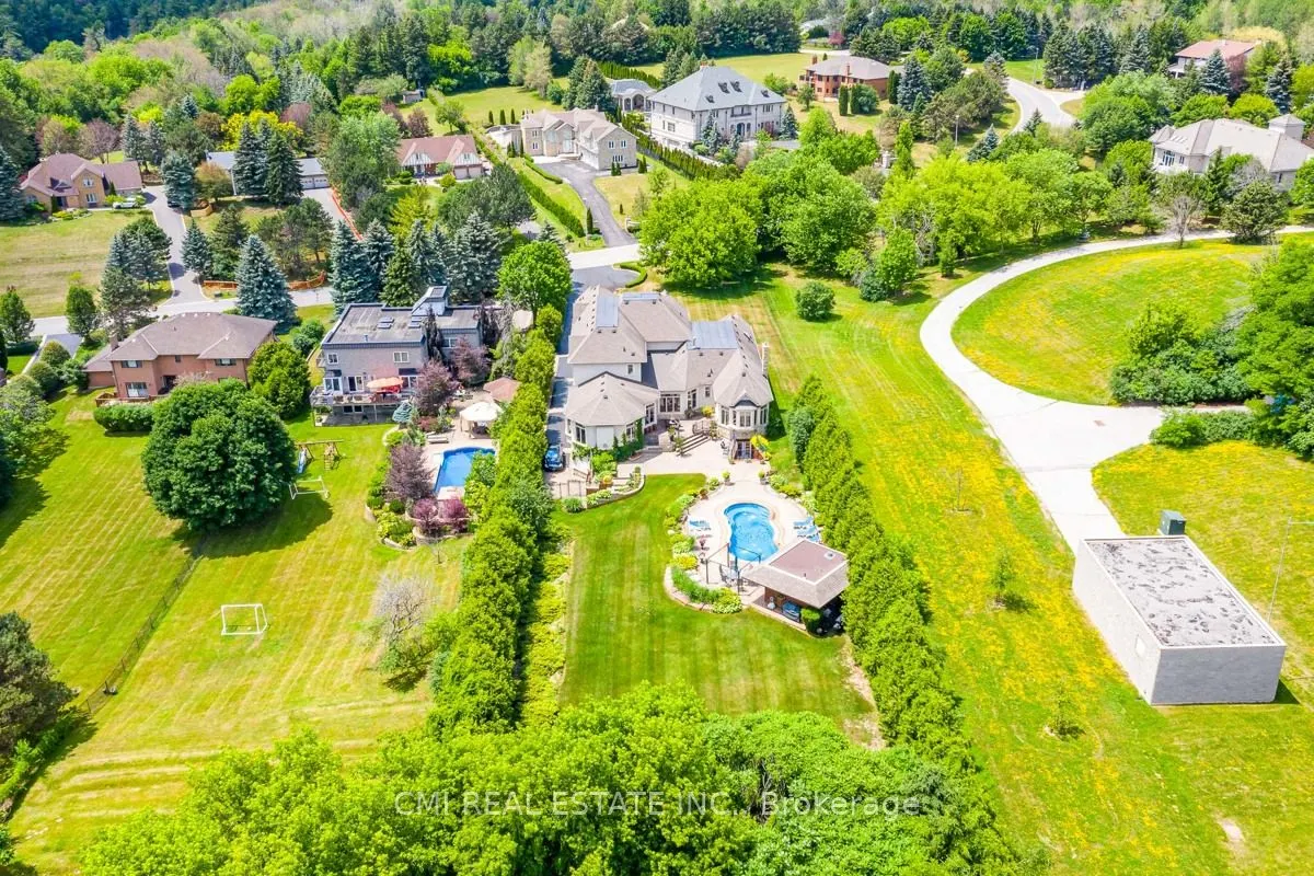 776 Woodland Acres Crescent