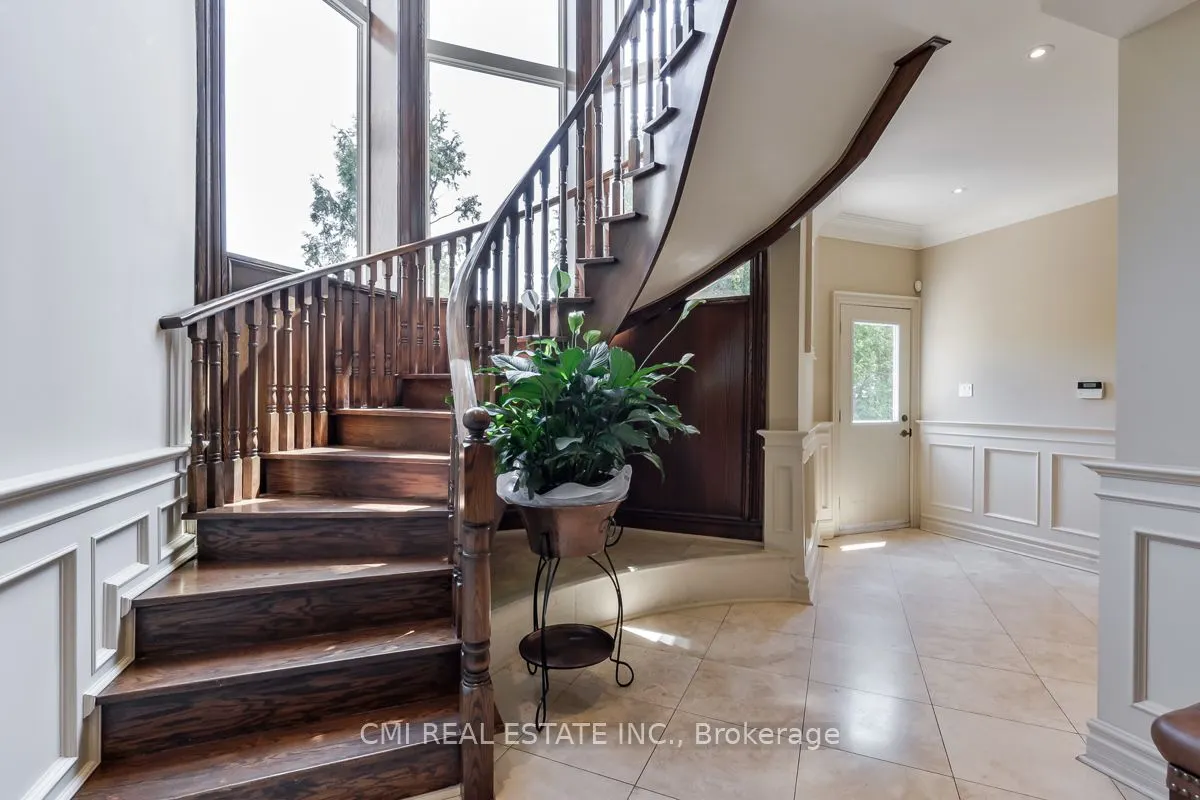 776 Woodland Acres Crescent