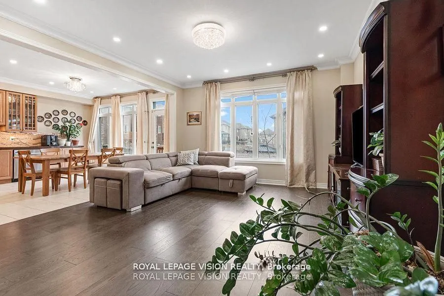 41 Treetops Boulevard