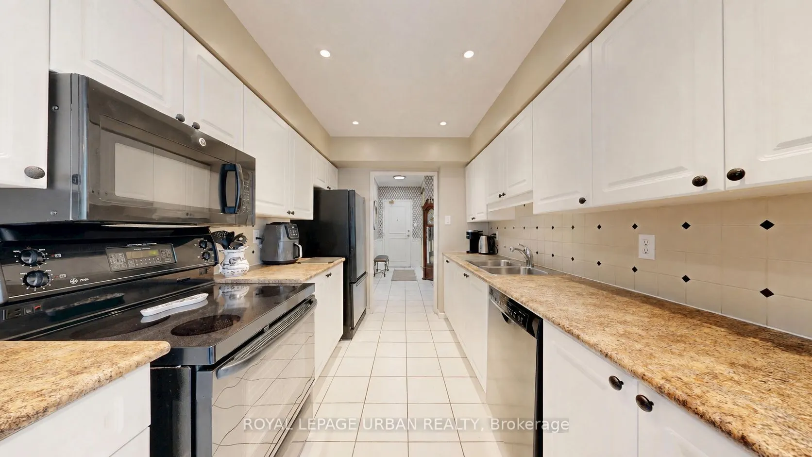 11 Townsgate Drive #110