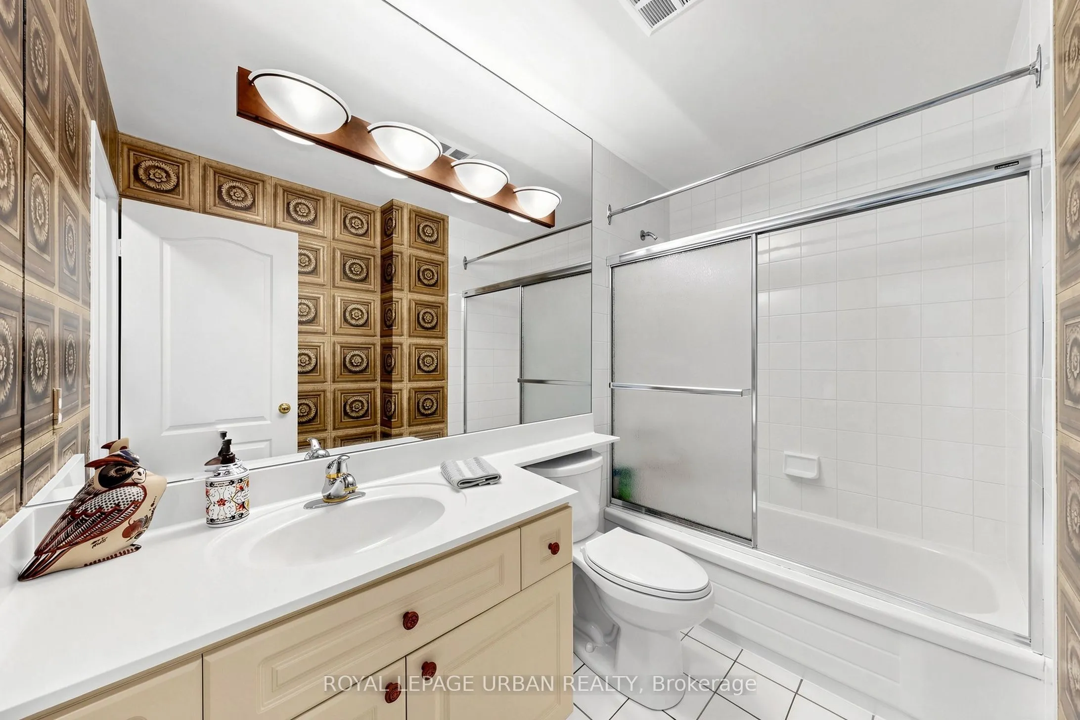 11 Townsgate Drive #110