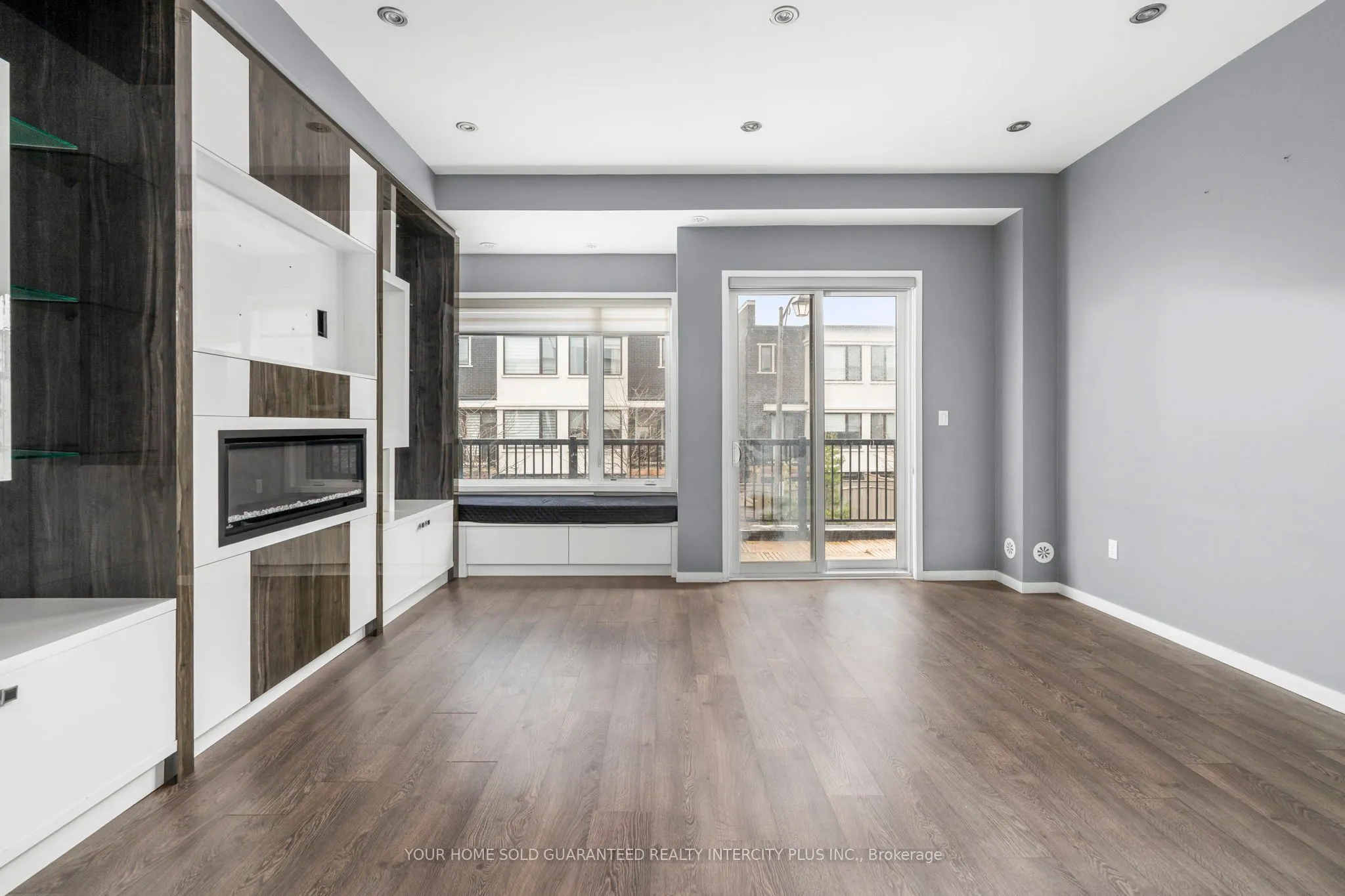 3910 Major Mackenzie Drive