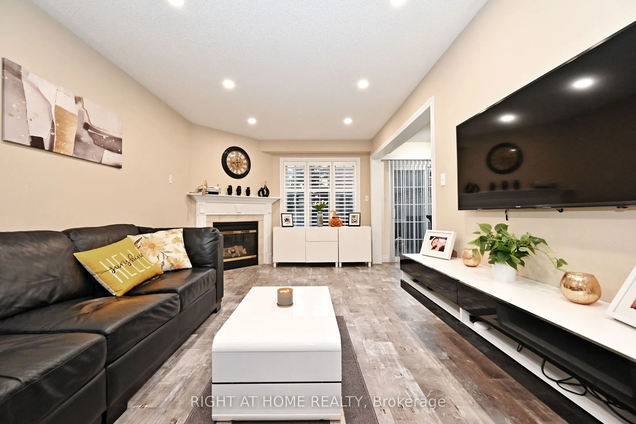 73 Bloomgate Crescent