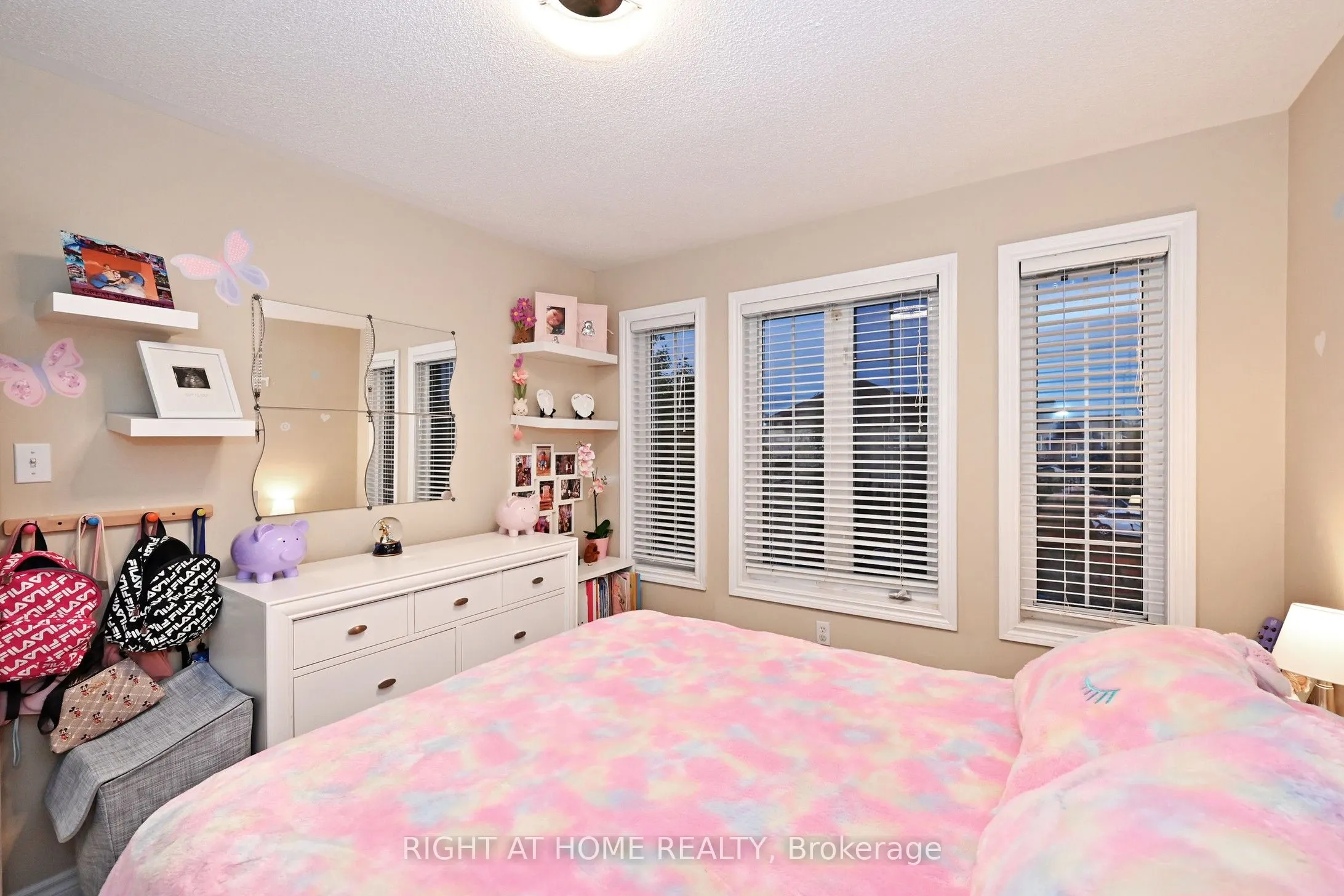 73 Bloomgate Crescent