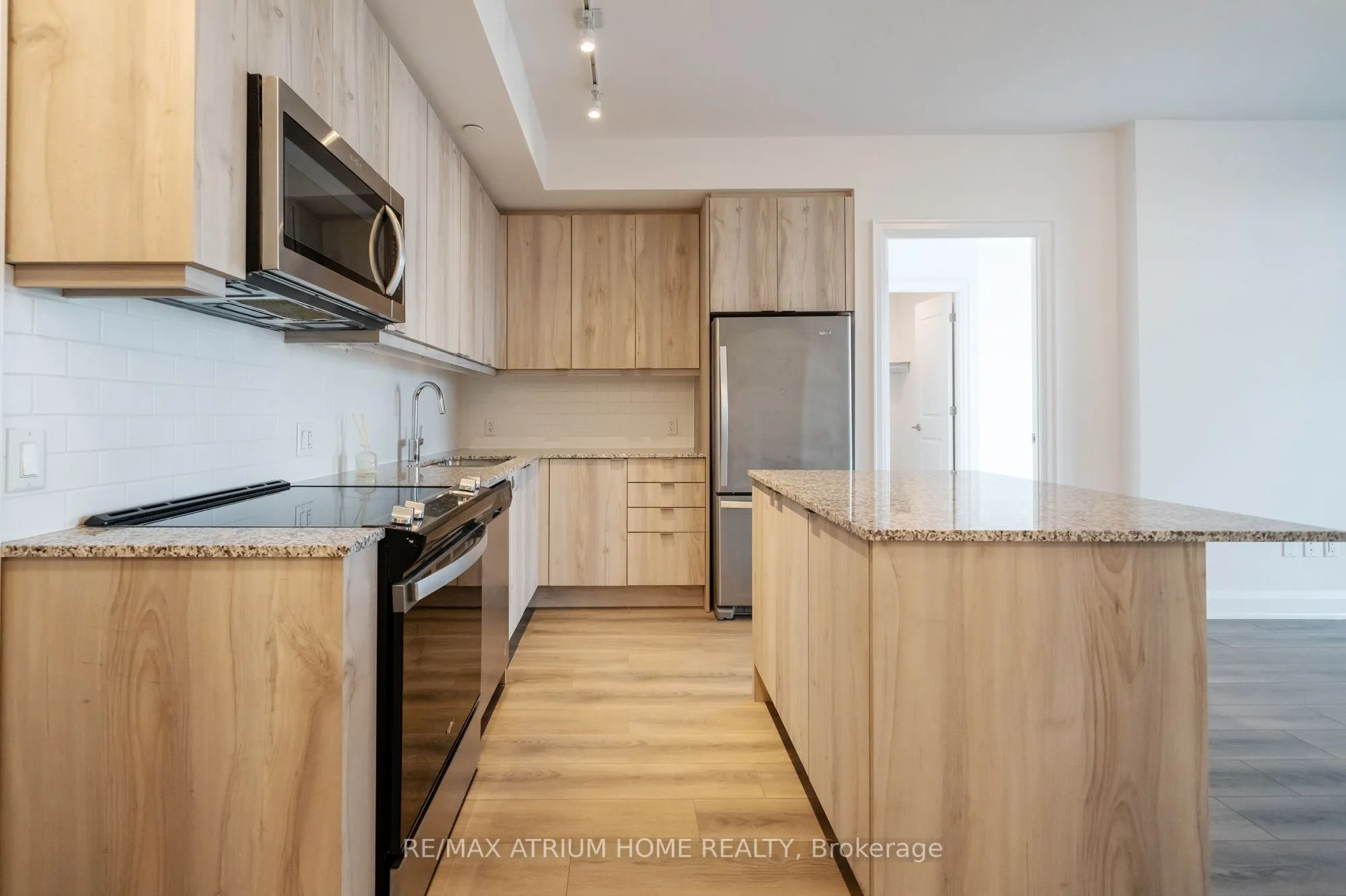 10 Gatineau Drive #1004
