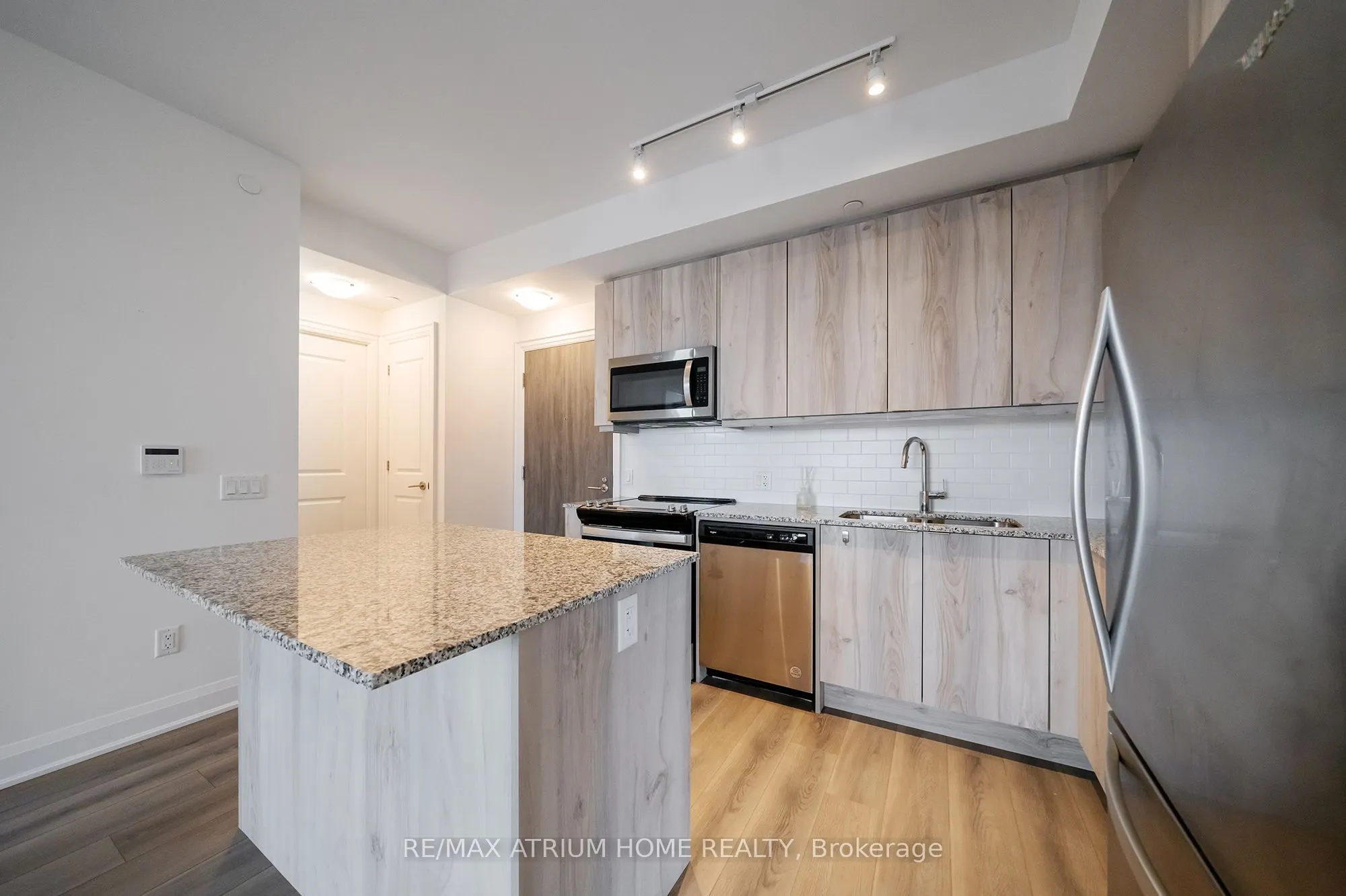 10 Gatineau Drive #1004