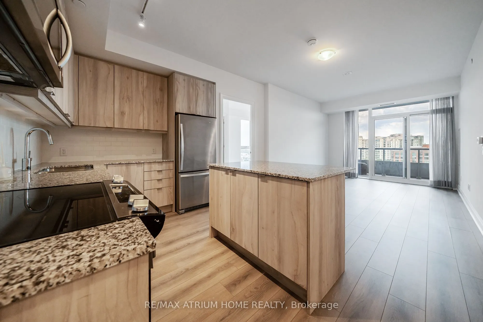 10 Gatineau Drive #1004