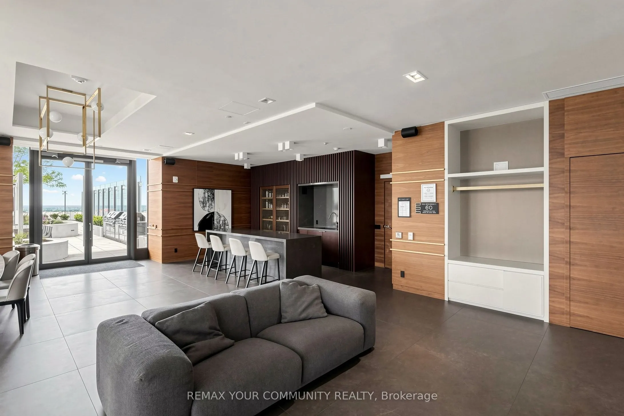 898 Portage Parkway #1503