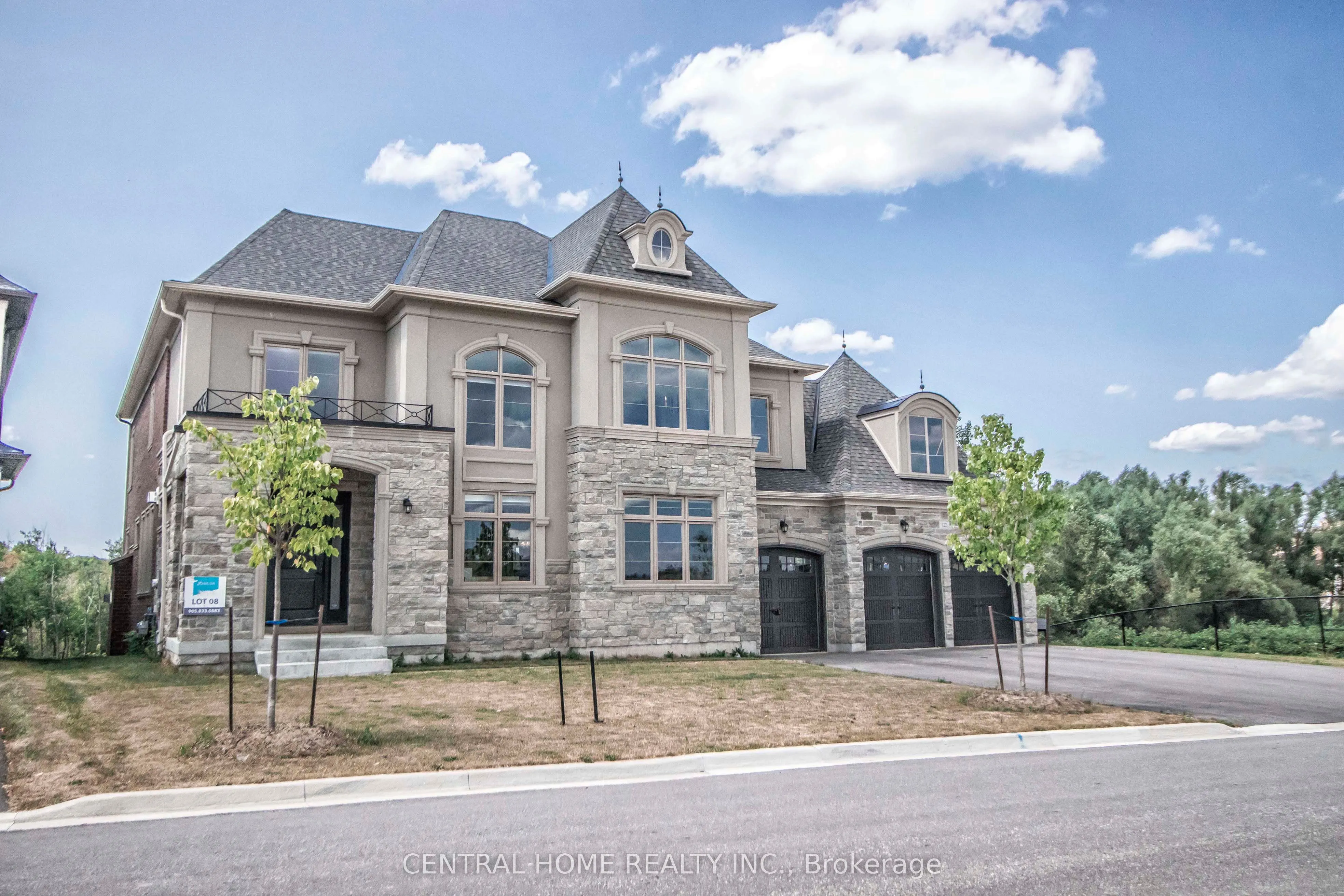 122 Burns Boulevard