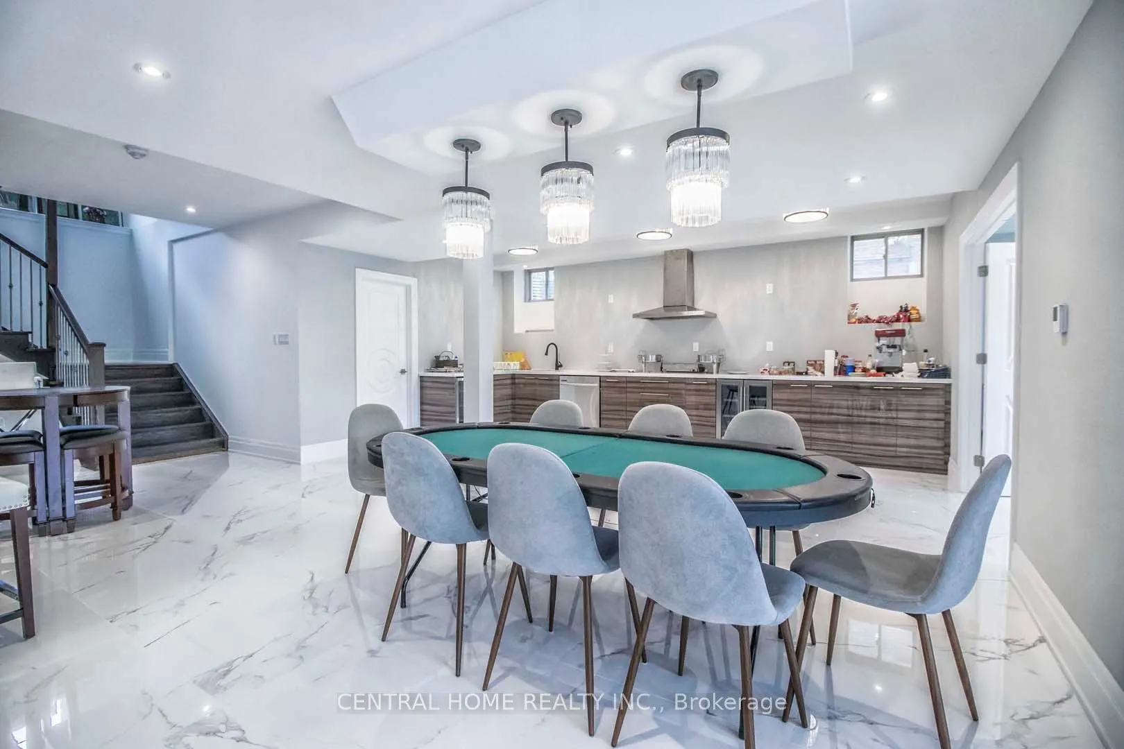 122 Burns Boulevard