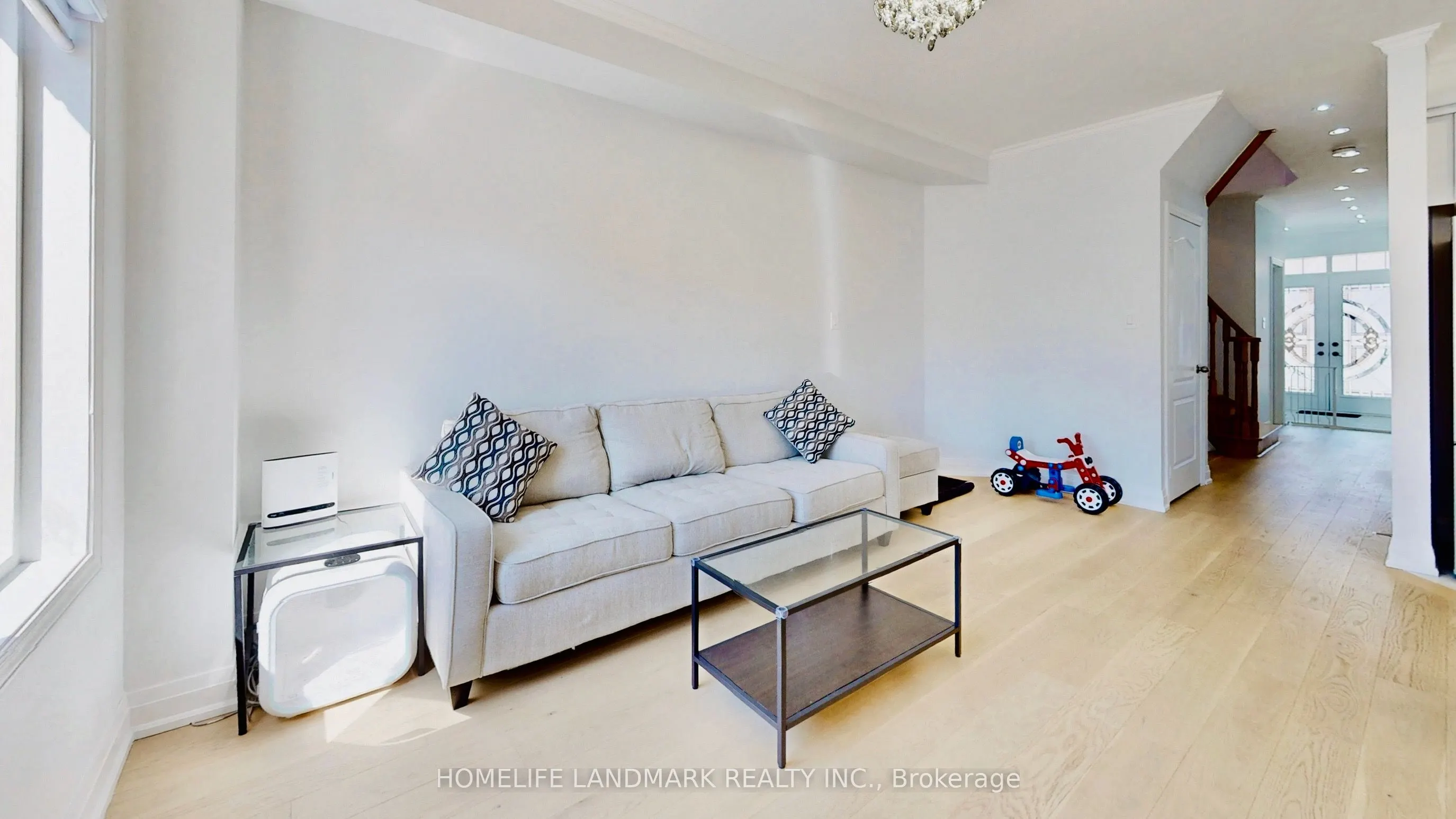 32 Arco Circle