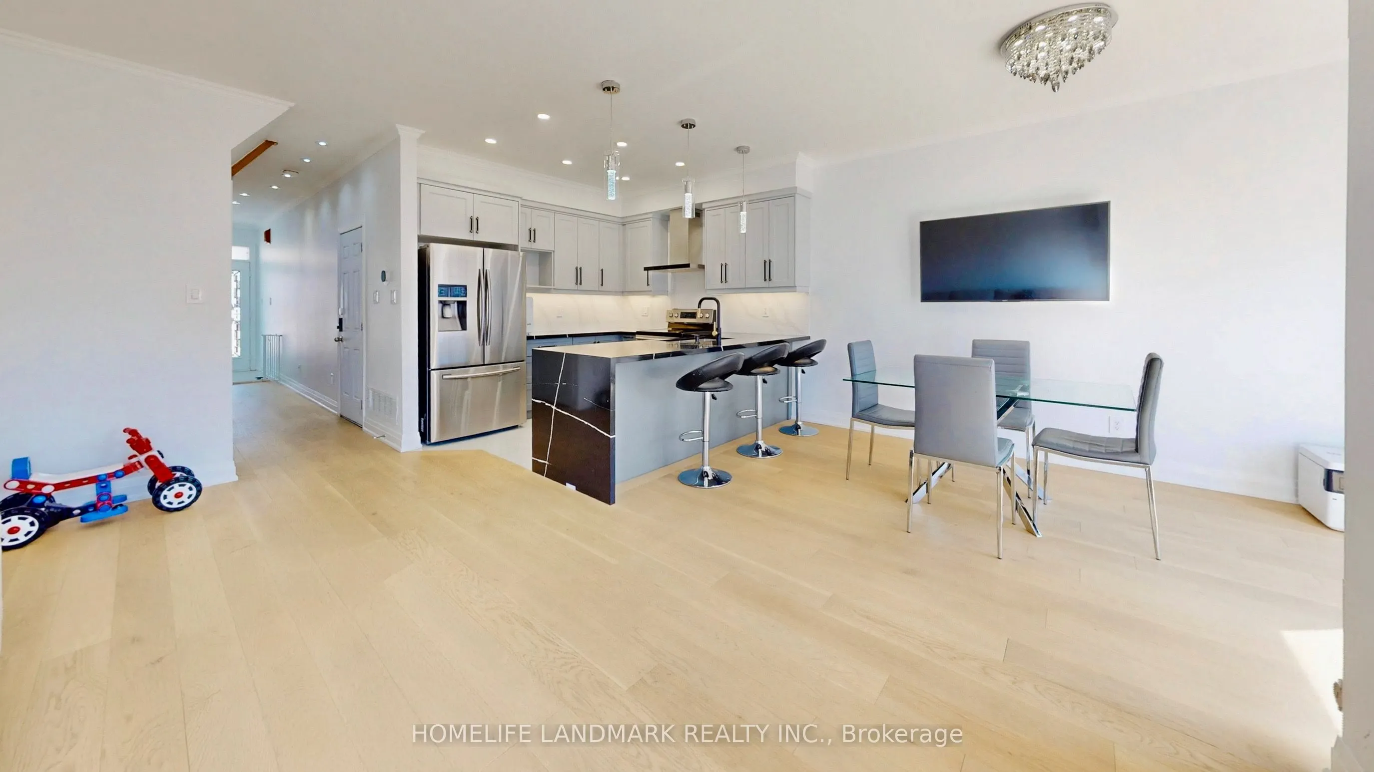 32 Arco Circle
