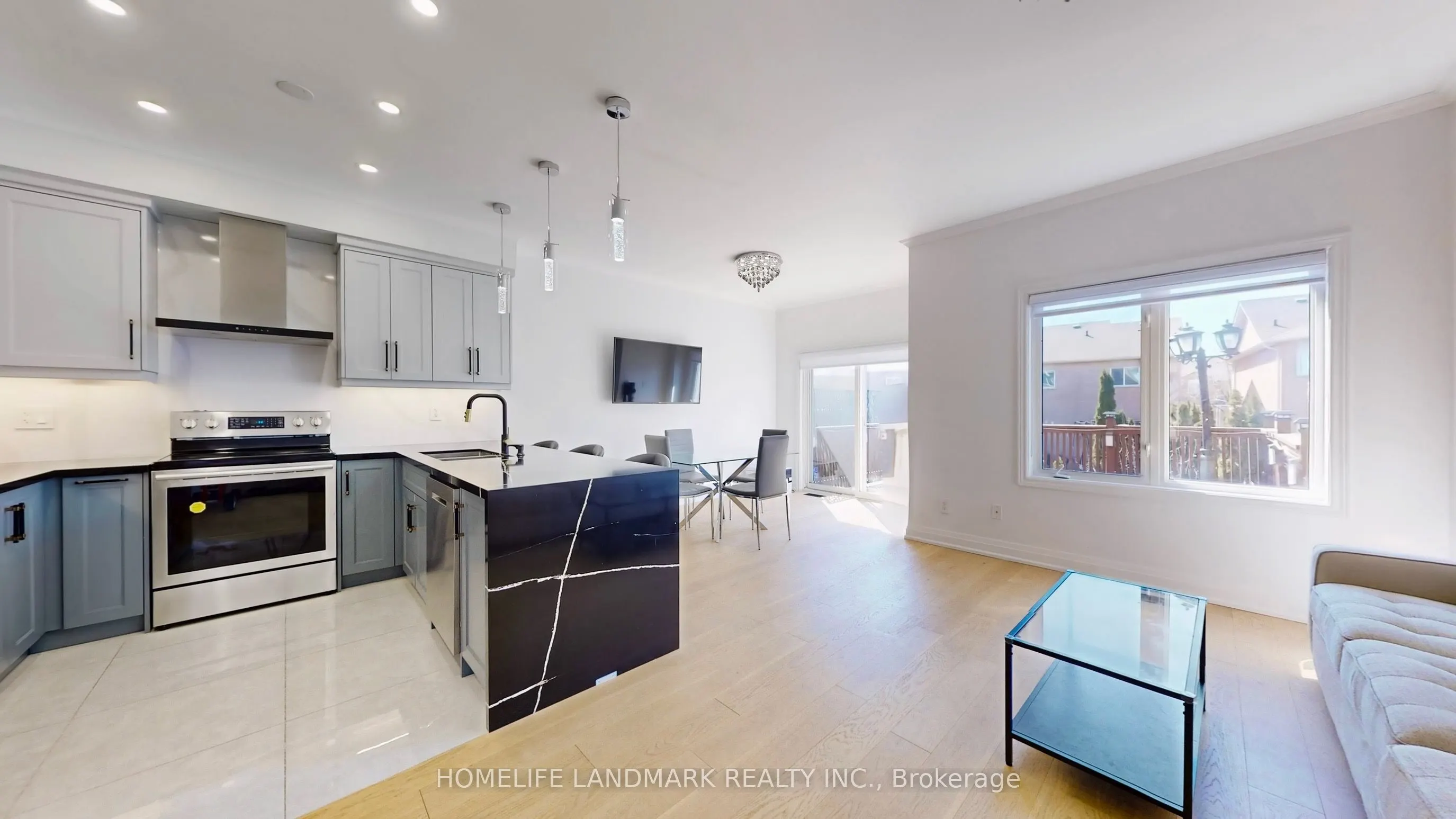 32 Arco Circle