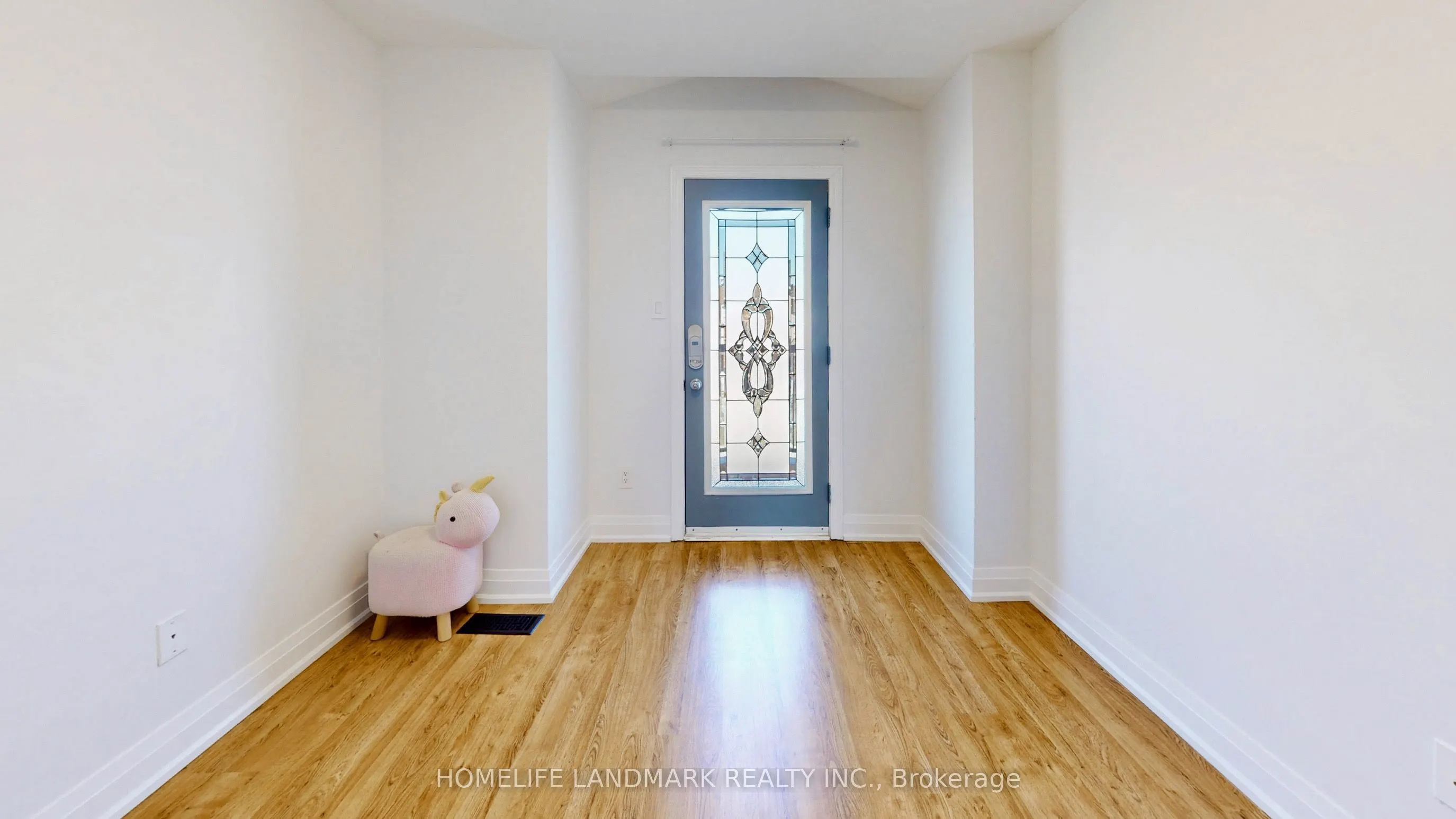 32 Arco Circle