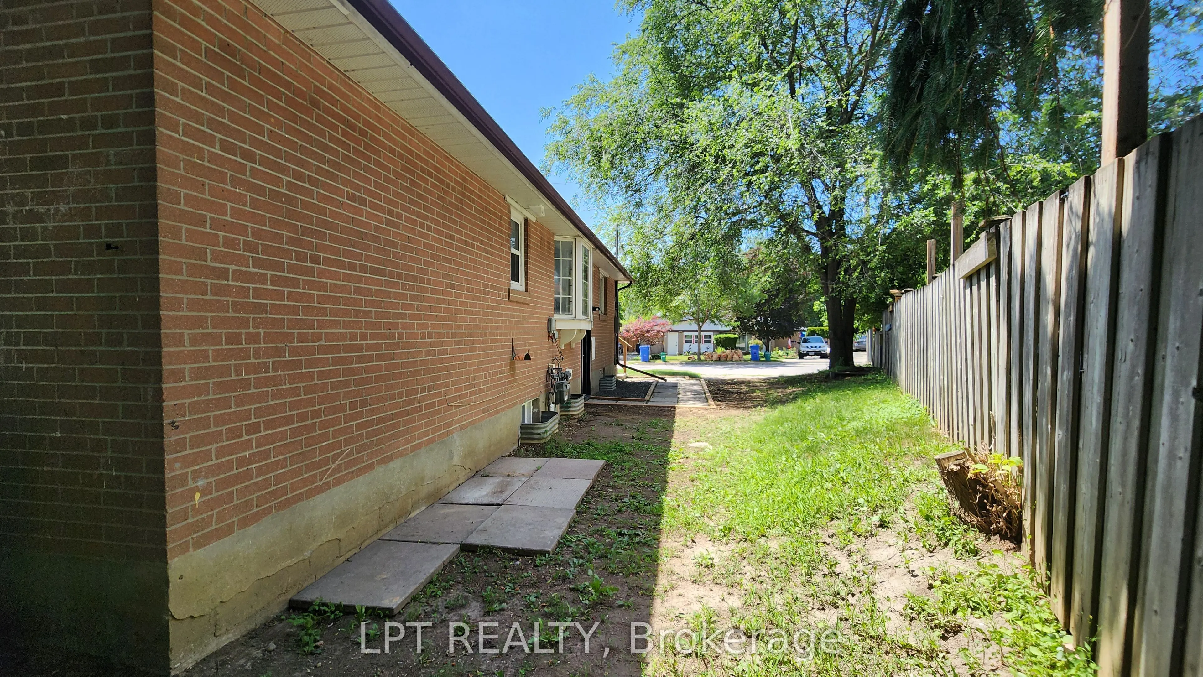 43 Newbury Drive