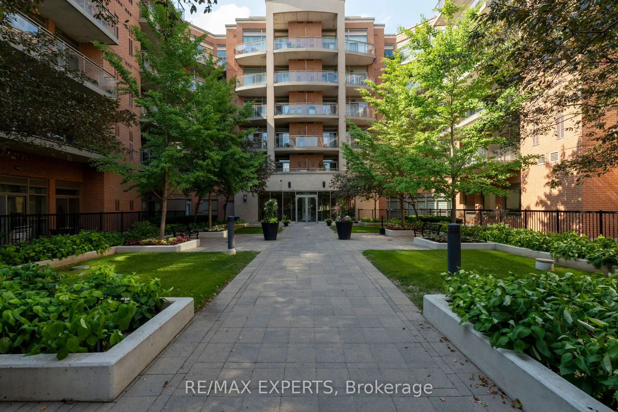 281 Woodbridge Avenue #301