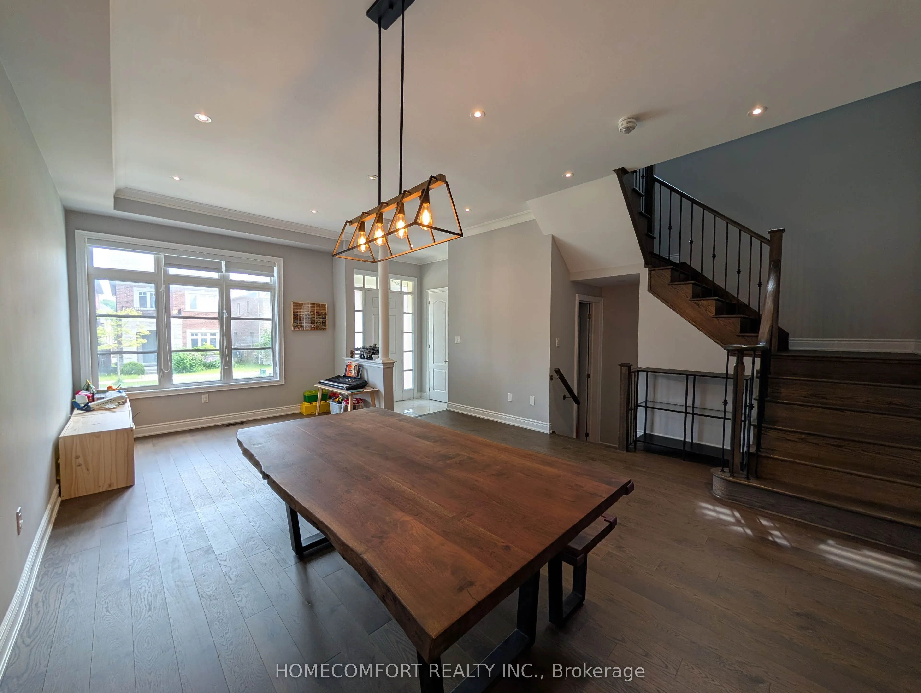 230 Paradelle Drive