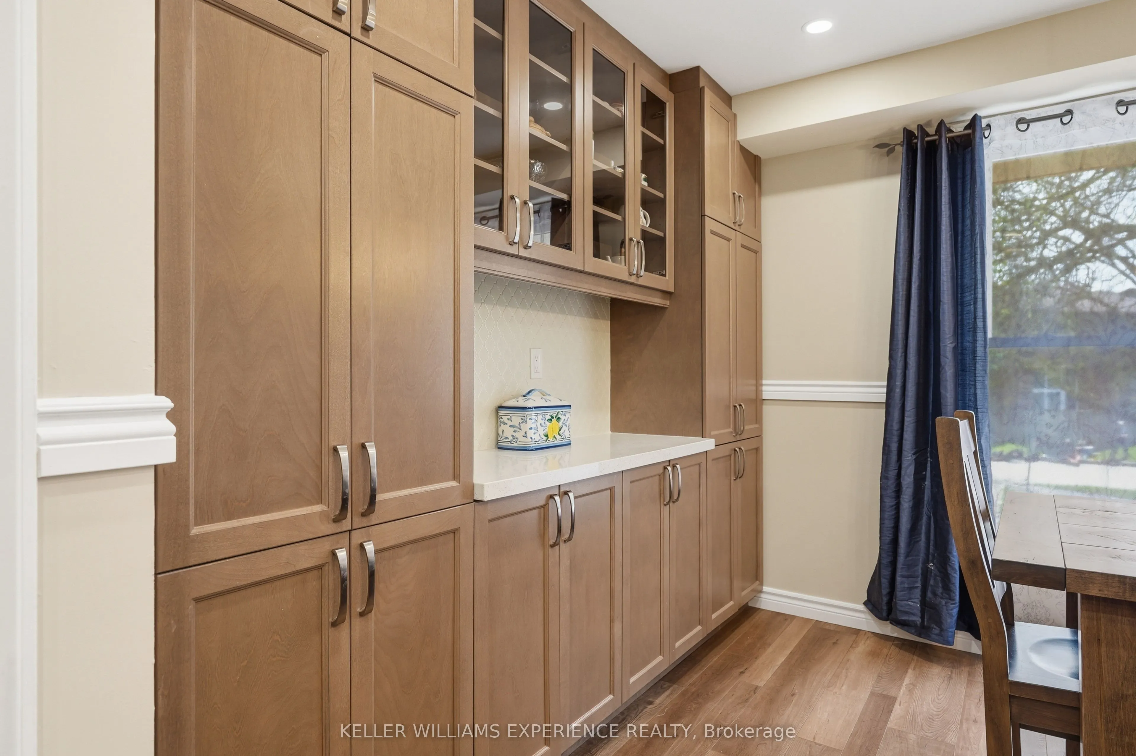 246 Tupper Boulevard #8