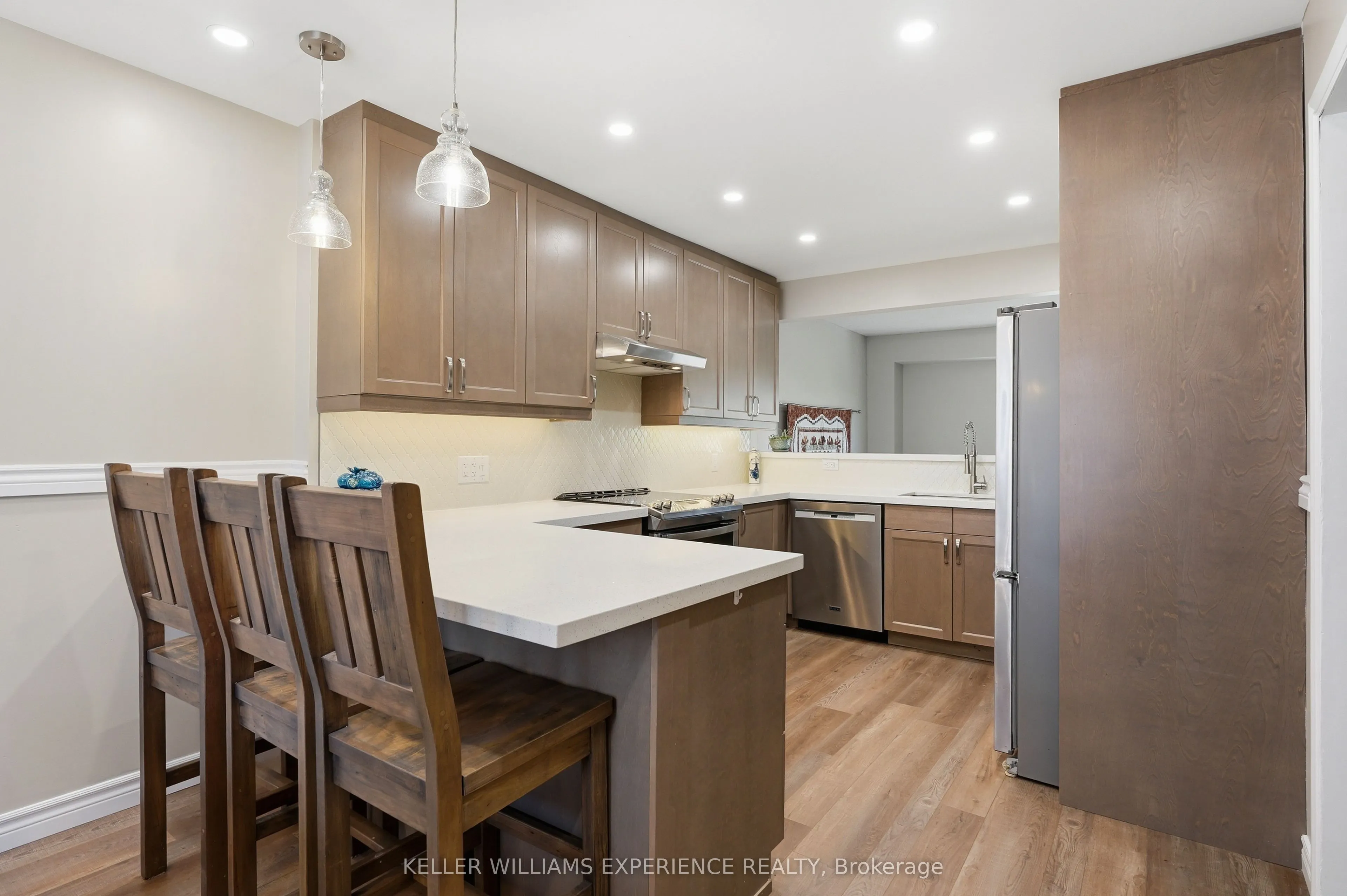 246 Tupper Boulevard #8