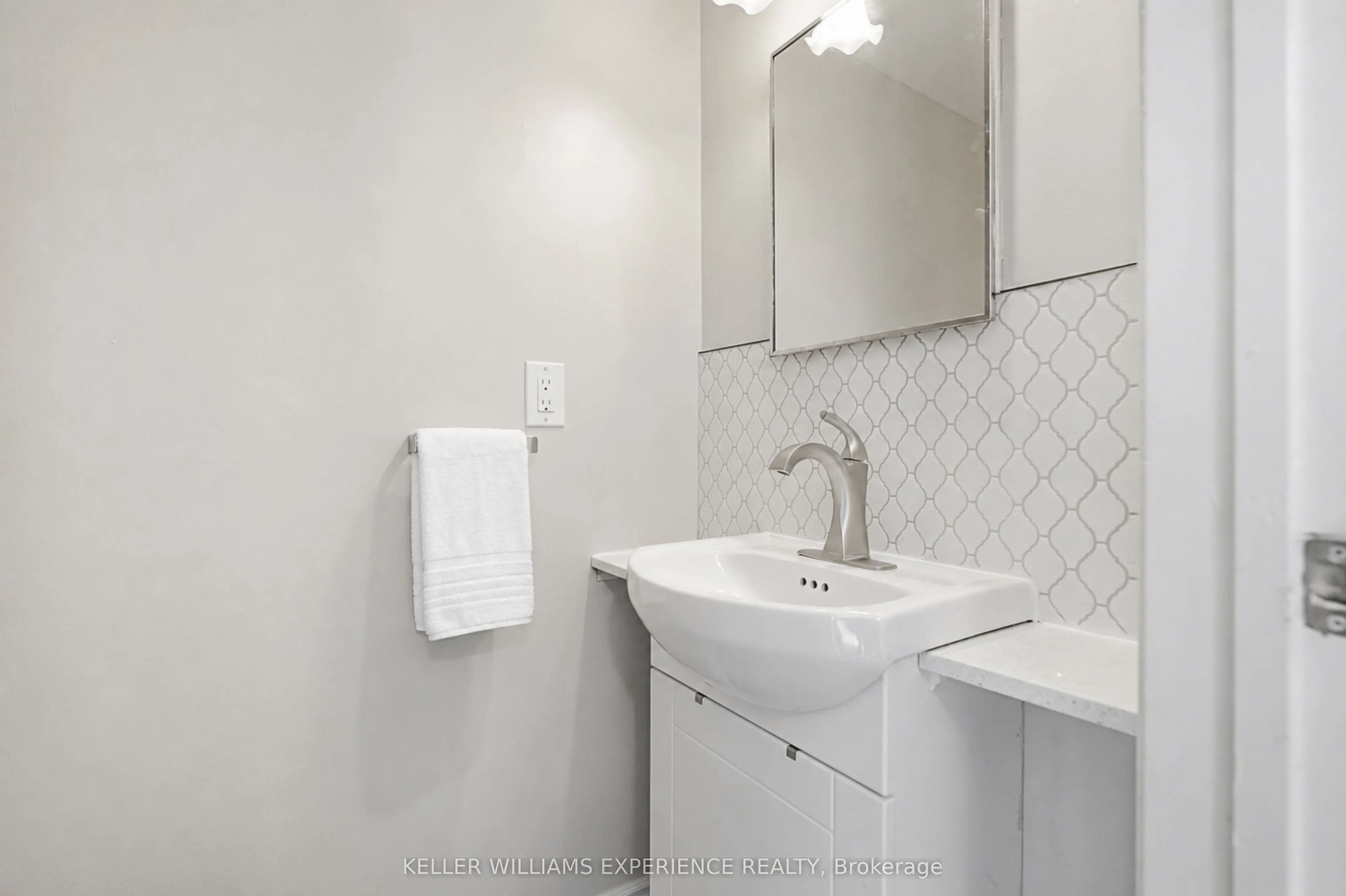 246 Tupper Boulevard #8