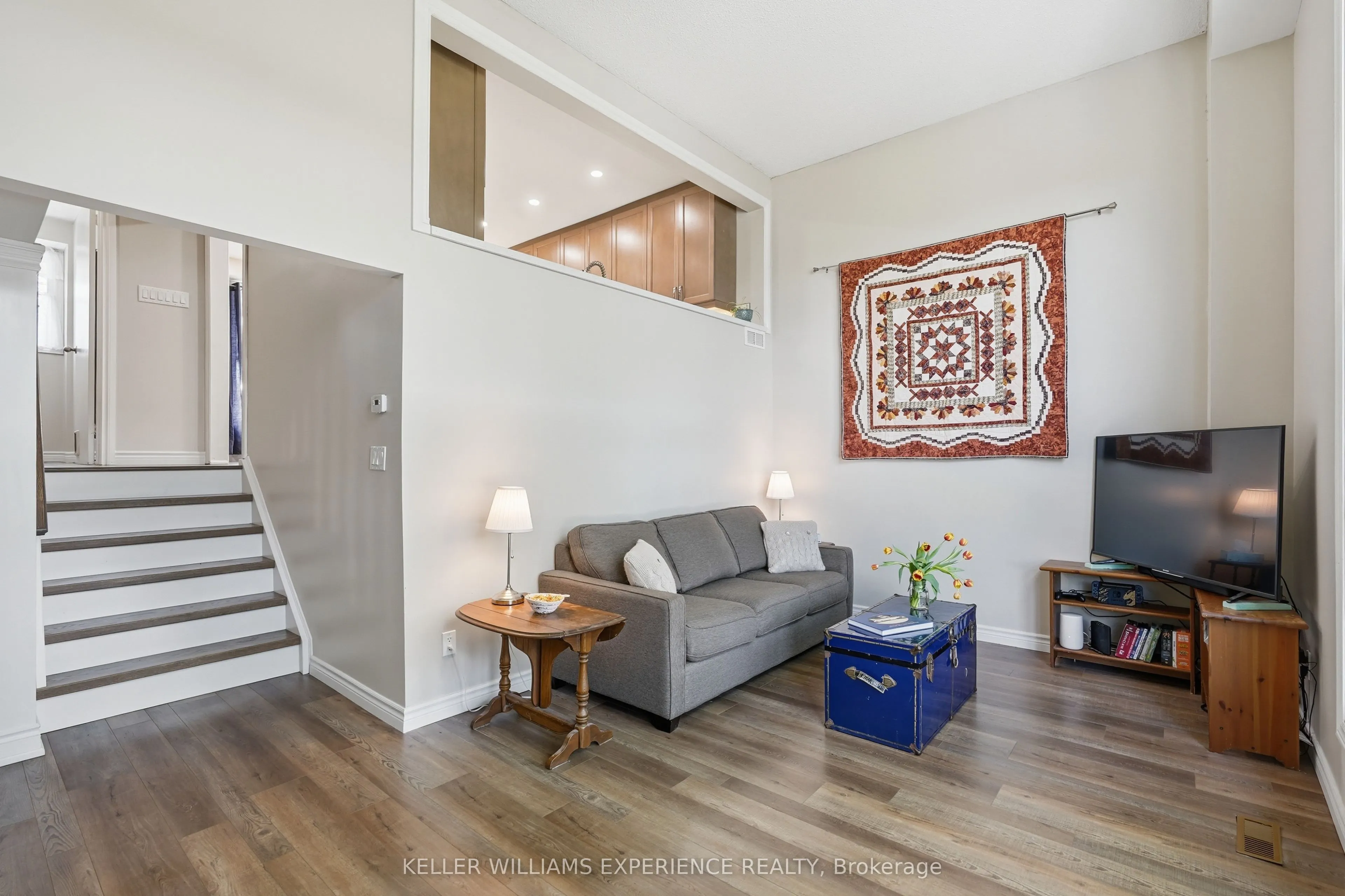 246 Tupper Boulevard #8