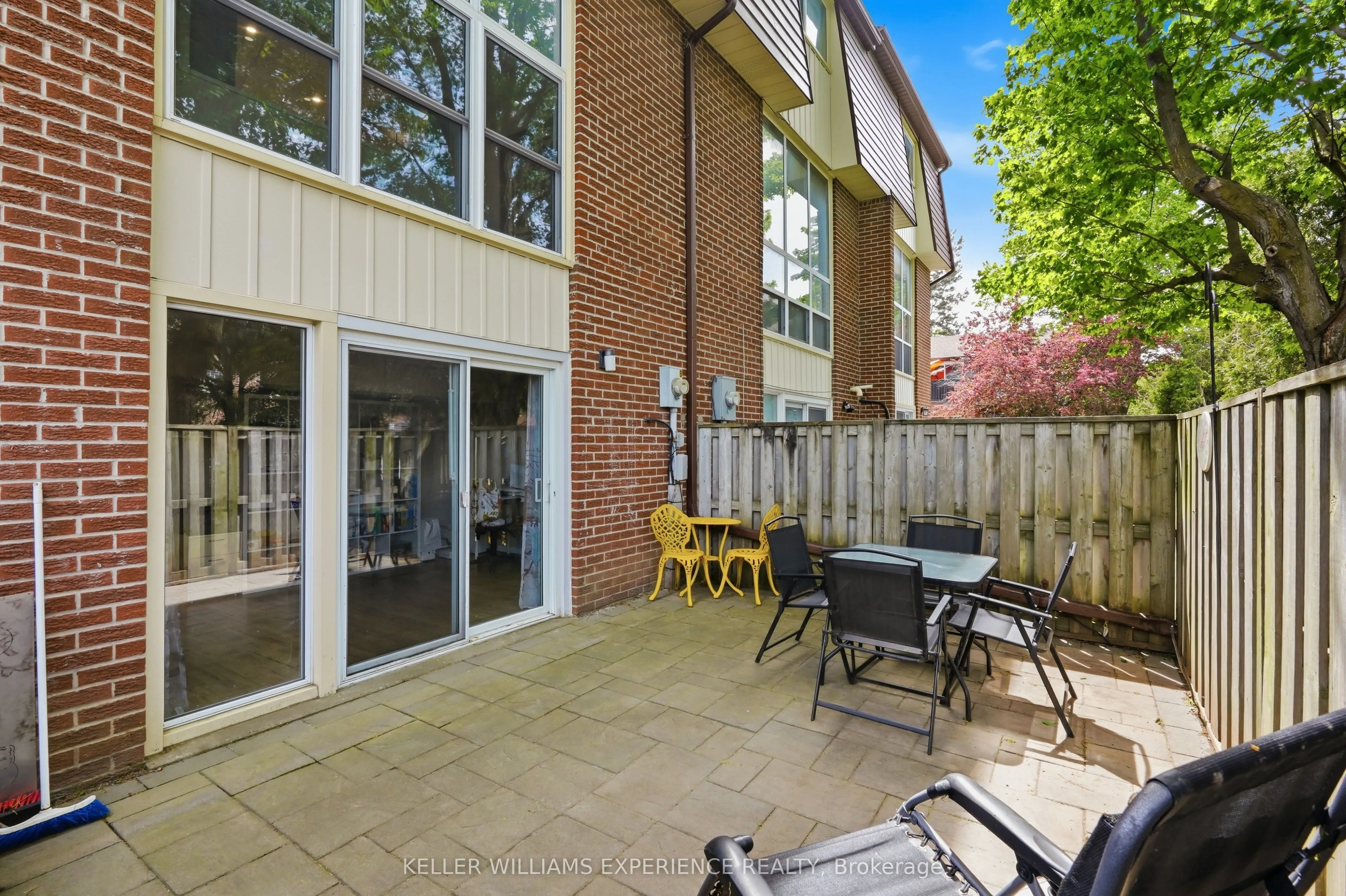 246 Tupper Boulevard #8