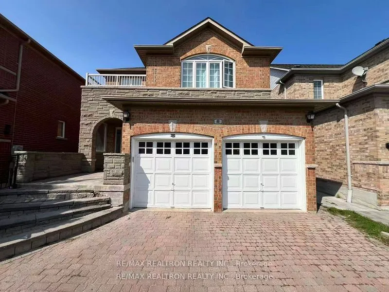 8 Queen Isabella Crescent #Lower
